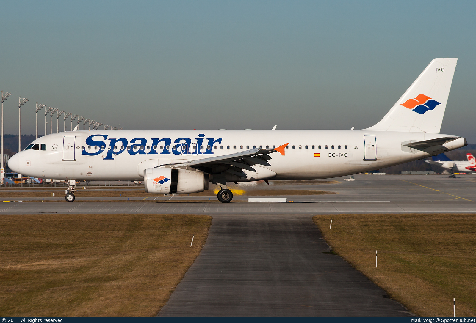 Photo of EC-IVG - Airbus A320-232 operated by Spanair