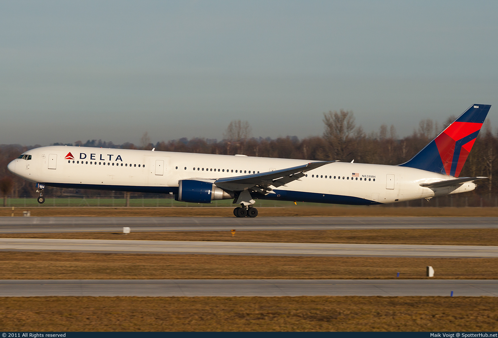 Photo of N828MH - Boeing 767-432(ER) operated by Delta Air Lines