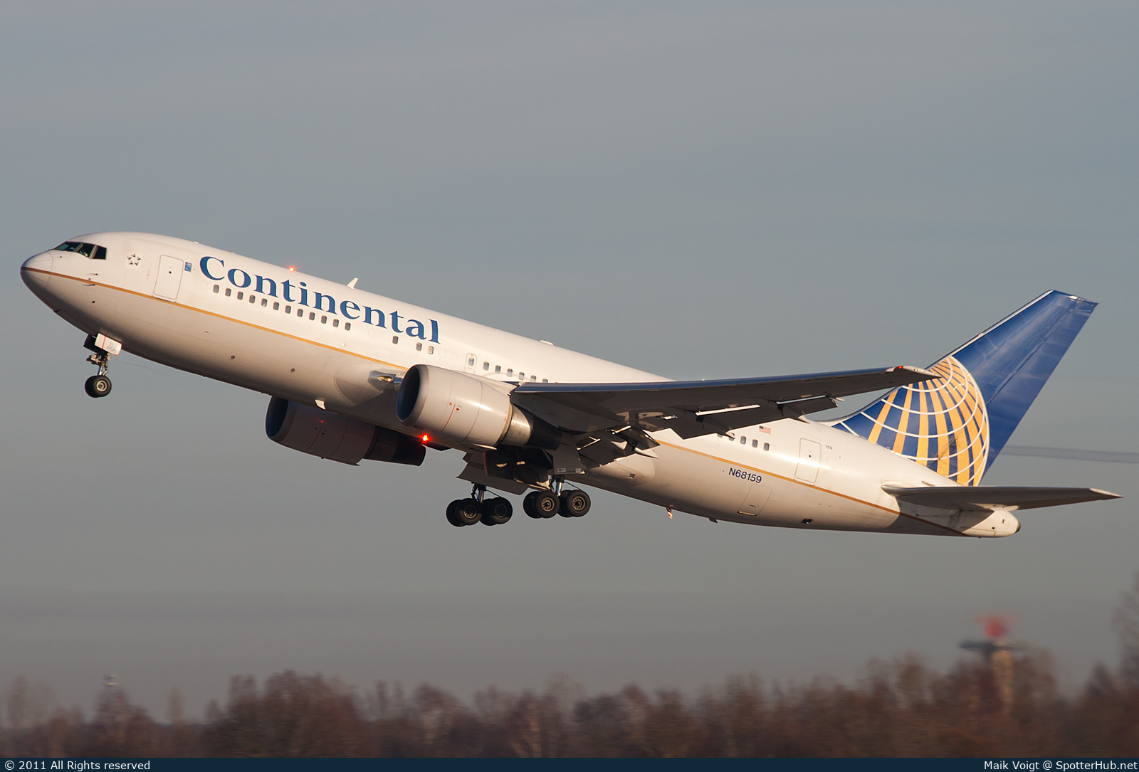 Photo of N68159 - Boeing 767-224(ER) operated by Continental Airlines