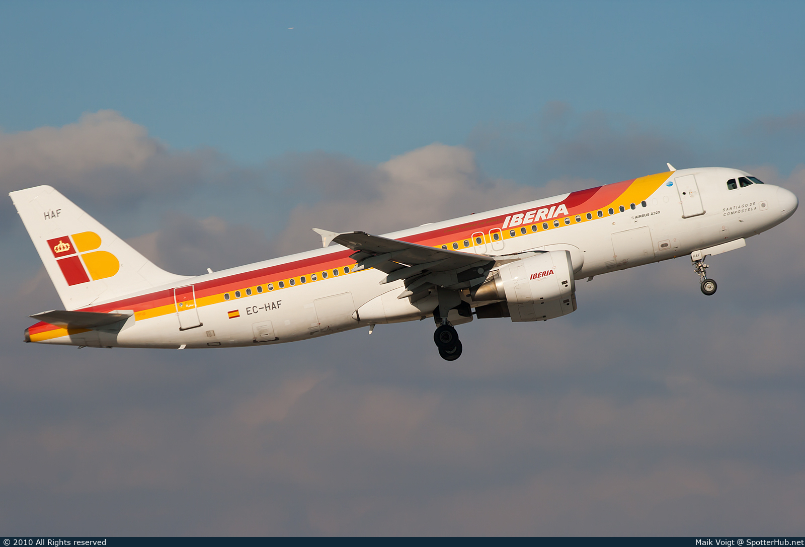 Photo of EC-HAF - Airbus A320-214 operated by Iberia