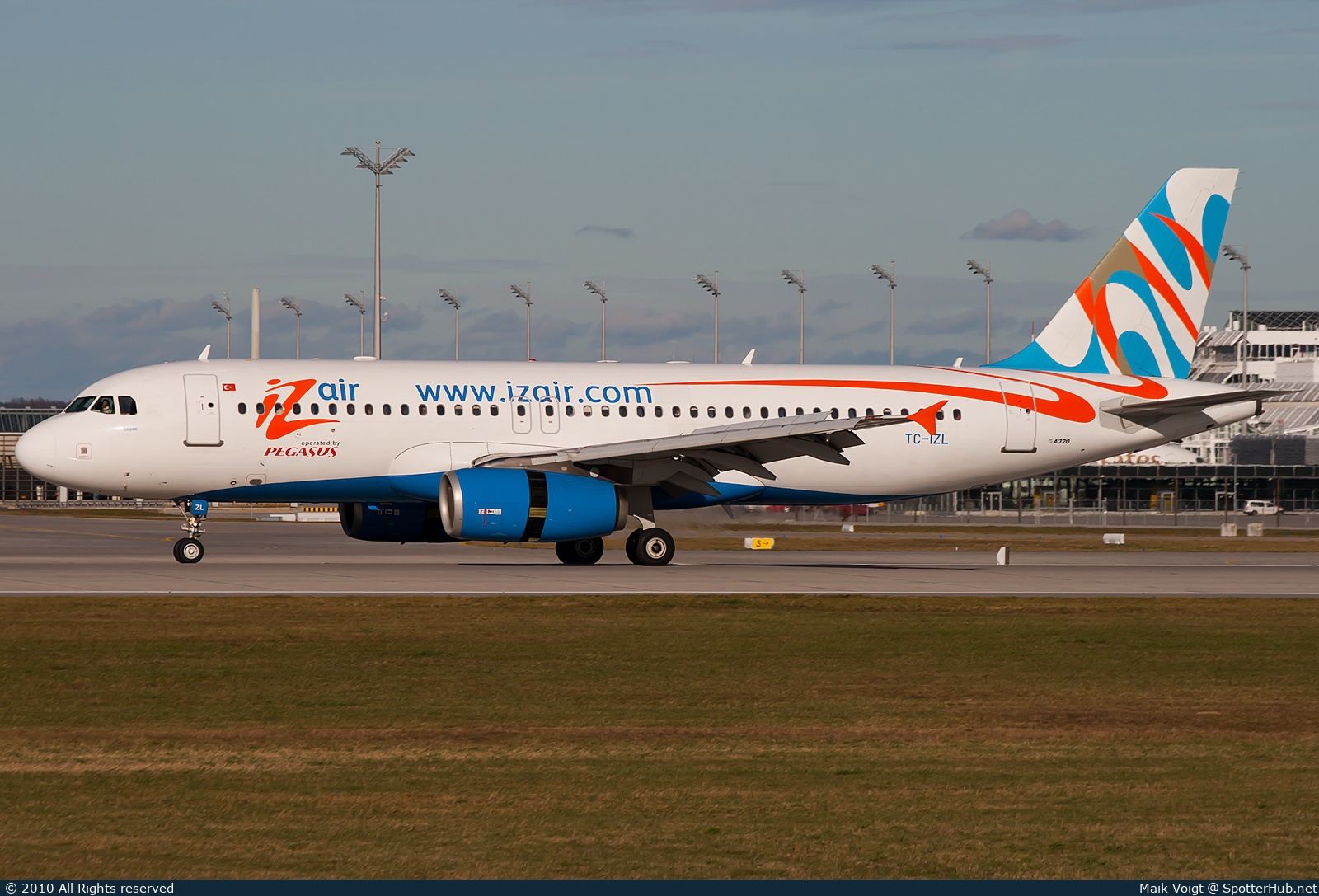 Photo of TC-IZL - Airbus A320-233 operated by IZair (opb Pegasus Airlines)