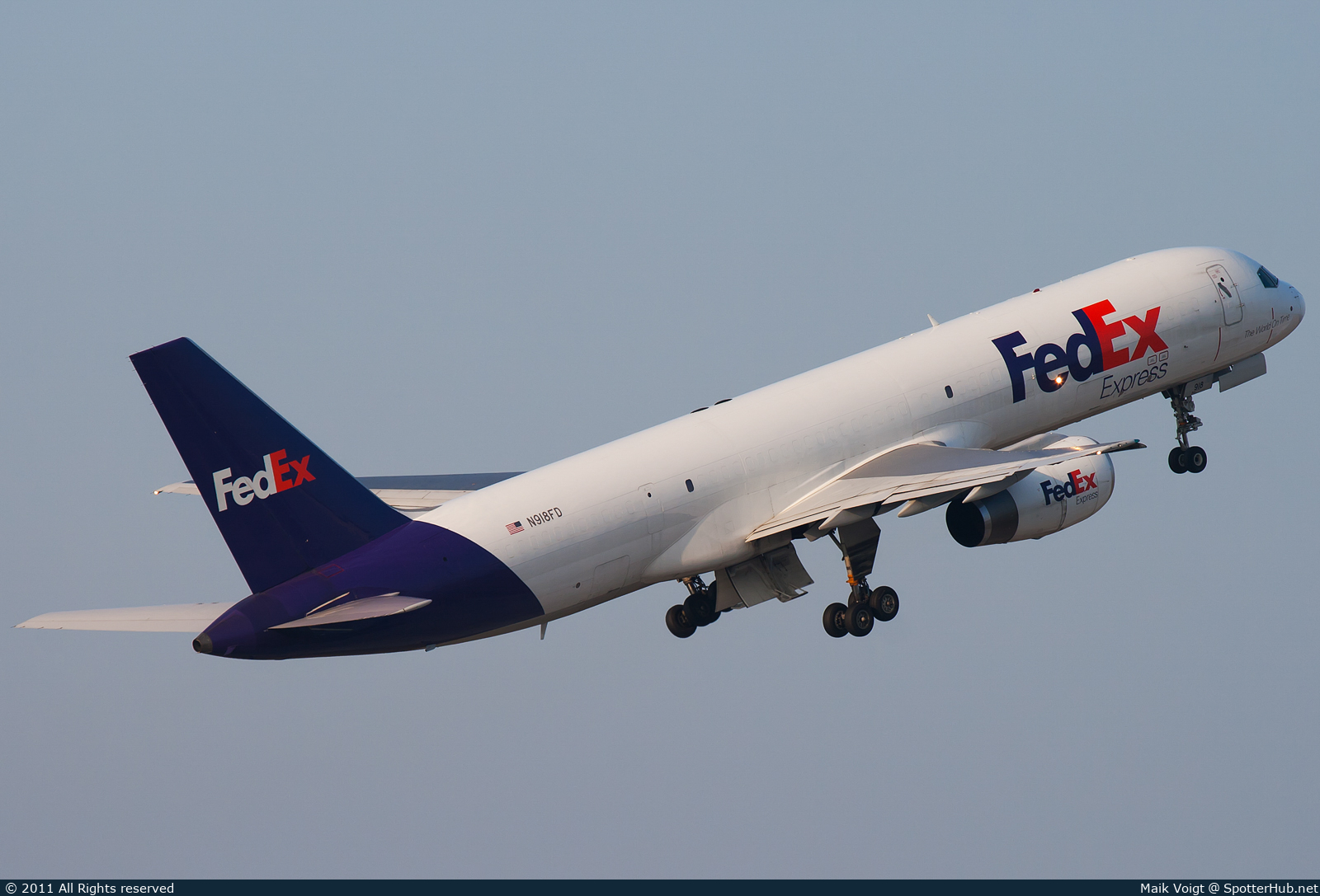 Photo of N918FD - Boeing 757-23A(SF) operated by FedEx