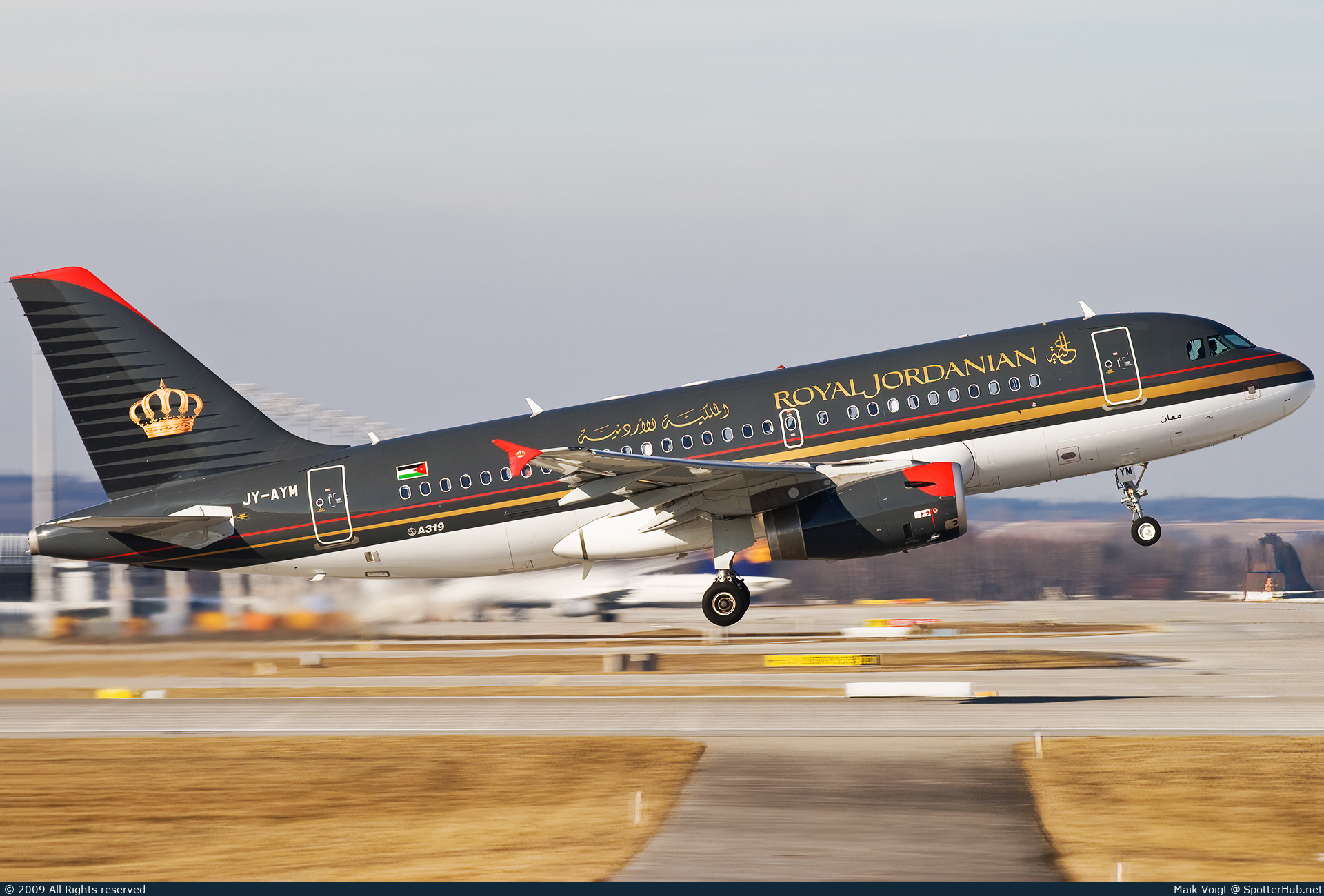 Photo of JY-AYM - Airbus A319-132 operated by Royal Jordanian Airlines