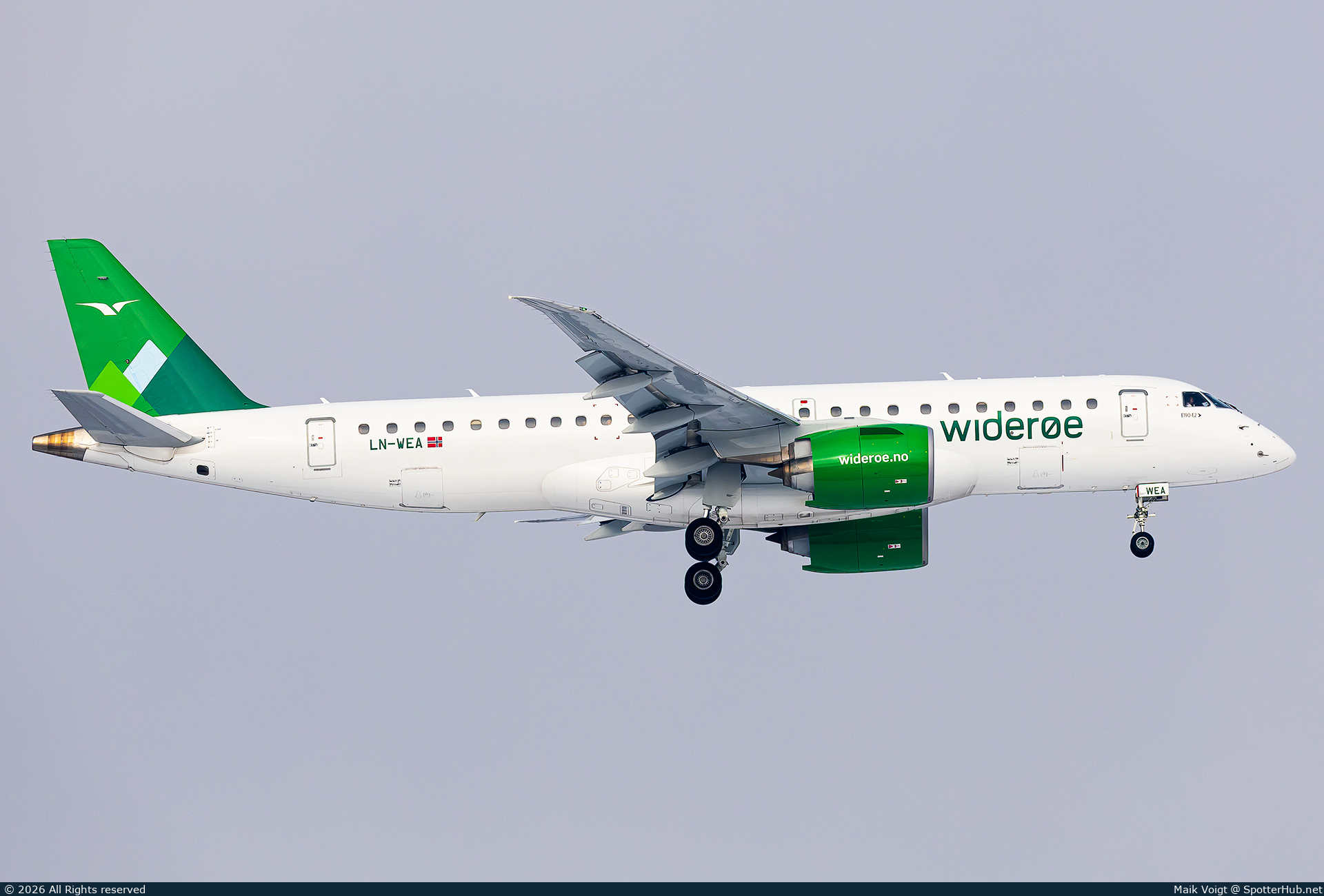 Photo of LN-WEA - Embraer ERJ-190-E2 operated by Widerøe