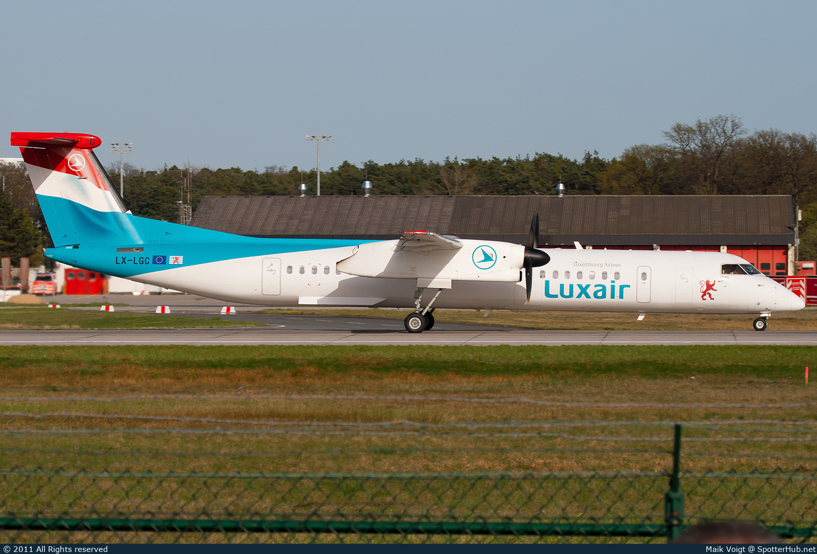 Photo of LX-LGC - Bombardier DHC-8-402 Dash 8 Q400 operated by Luxair