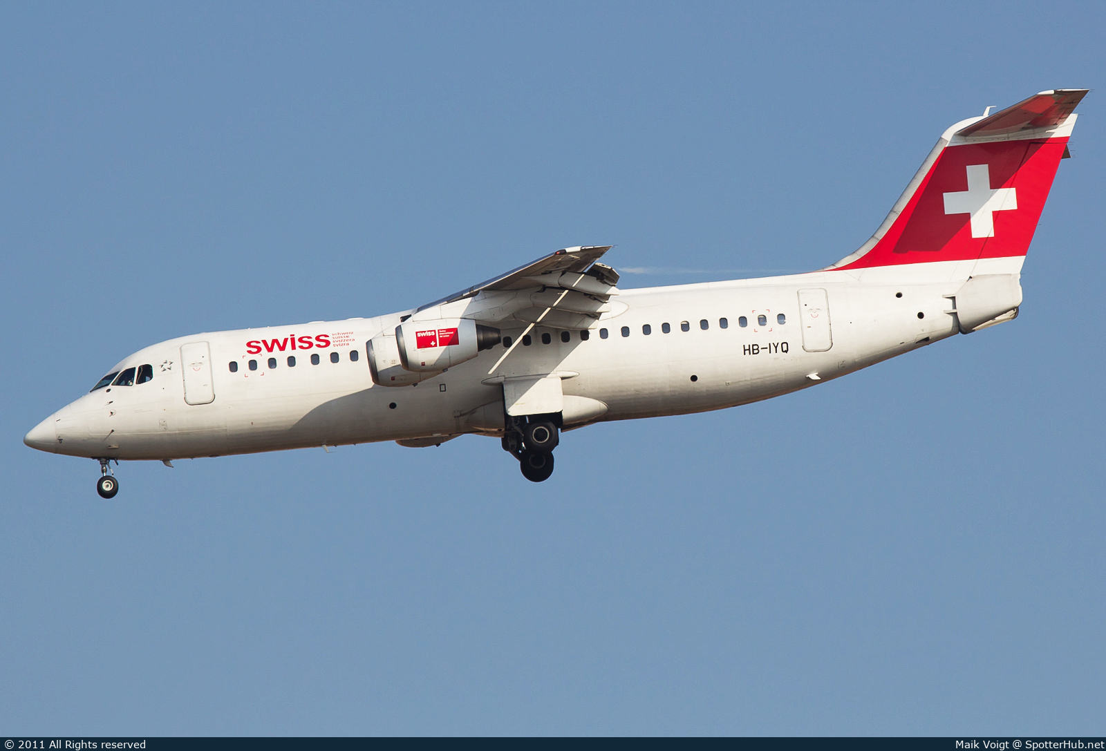 Photo of HB-IYQ - British Aerospace Avro RJ100 operated by Swiss International Air Lines