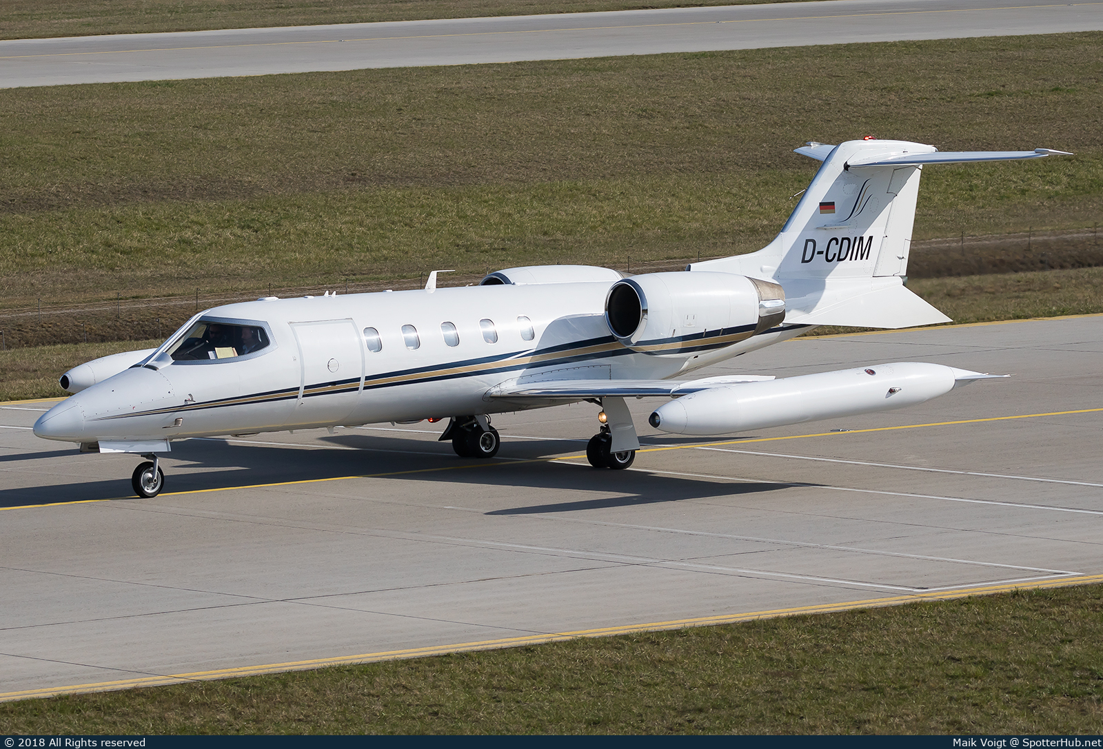 Photo of D-CDIM - Bombardier Learjet 35A operated by Jet Executive International Charter