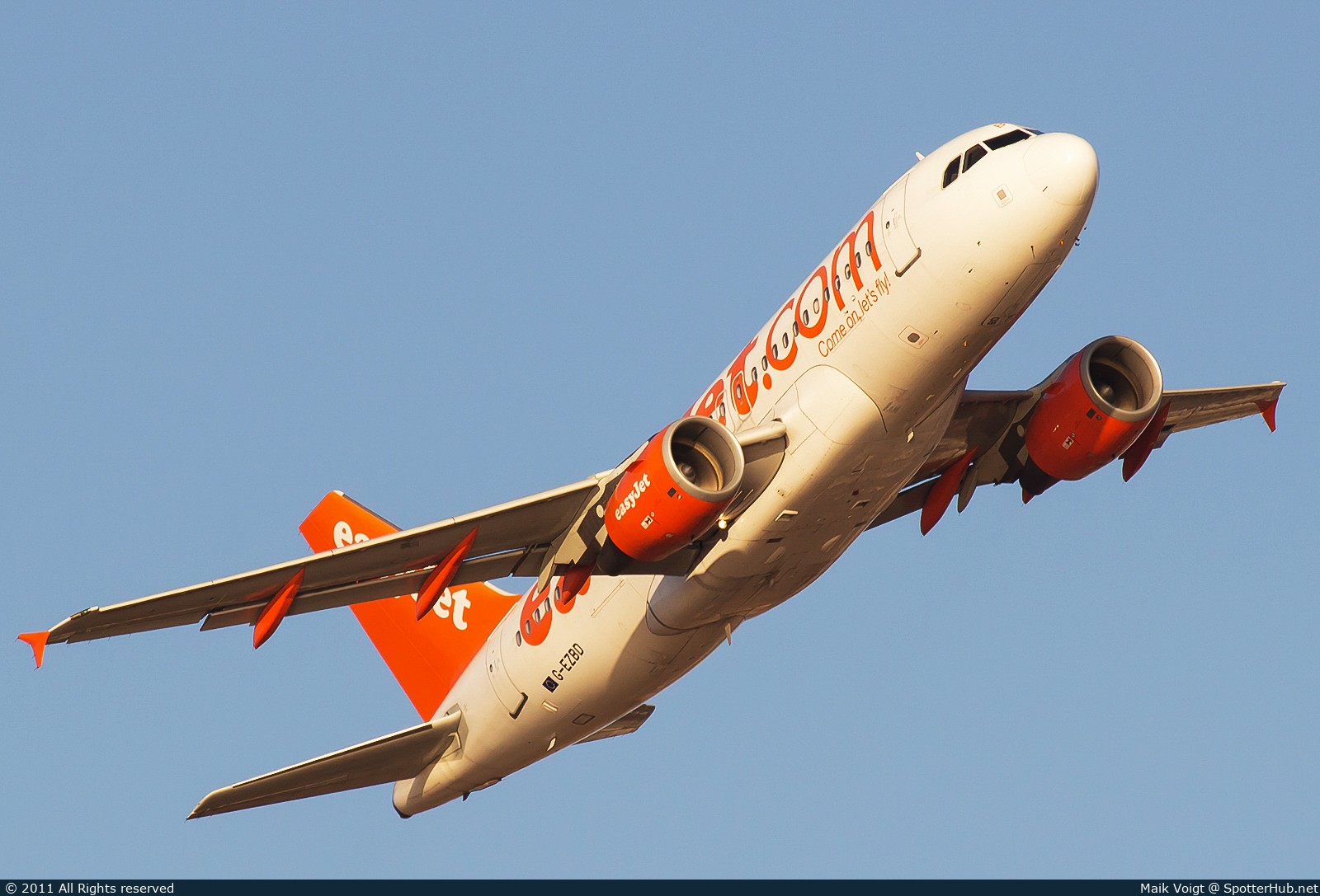 Photo of G-EZBD - Airbus A319-111 operated by easyJet