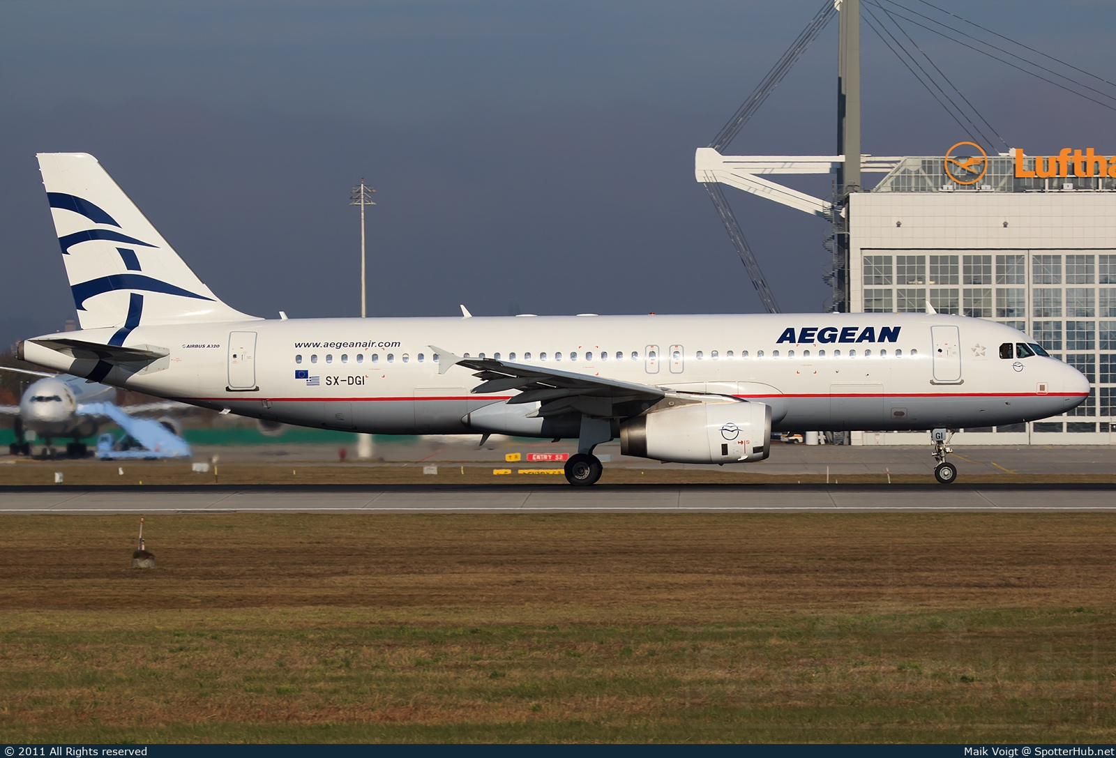Photo of SX-DGI - Airbus A320-232 operated by Aegean Airlines