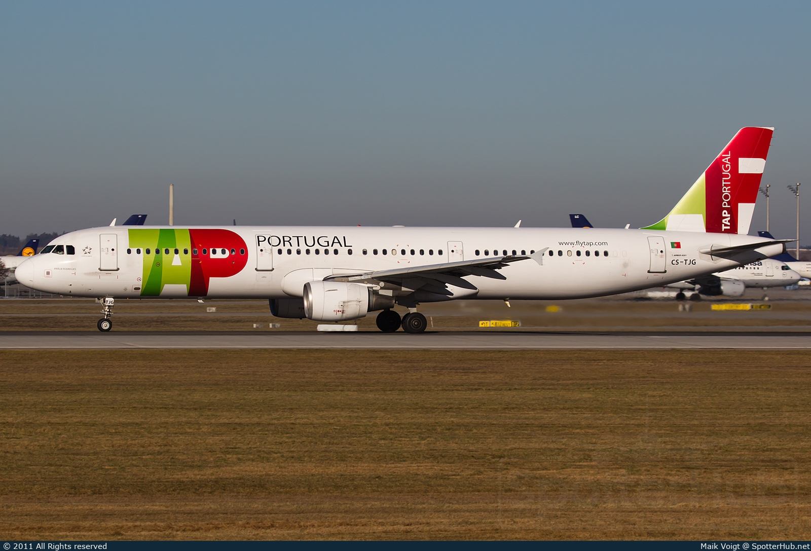 Photo of CS-TJG - Airbus A321-211 operated by TAP Air Portugal