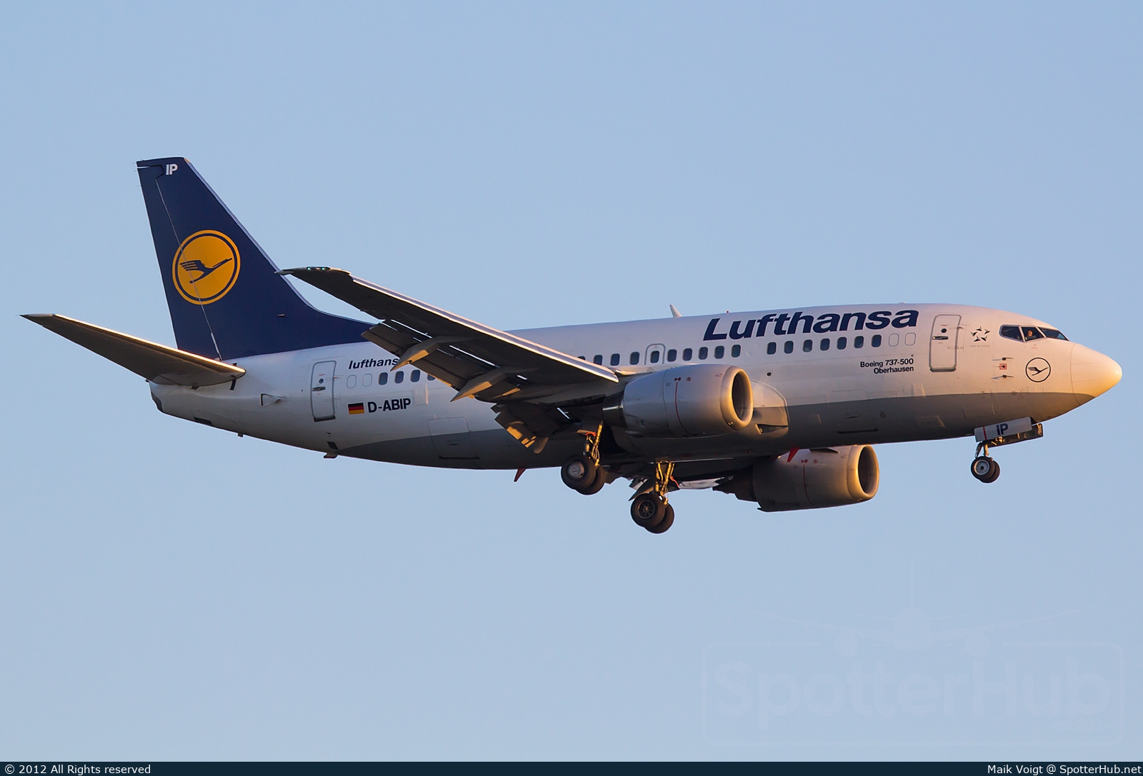 Photo of D-ABIP - Boeing 737-530 operated by Lufthansa