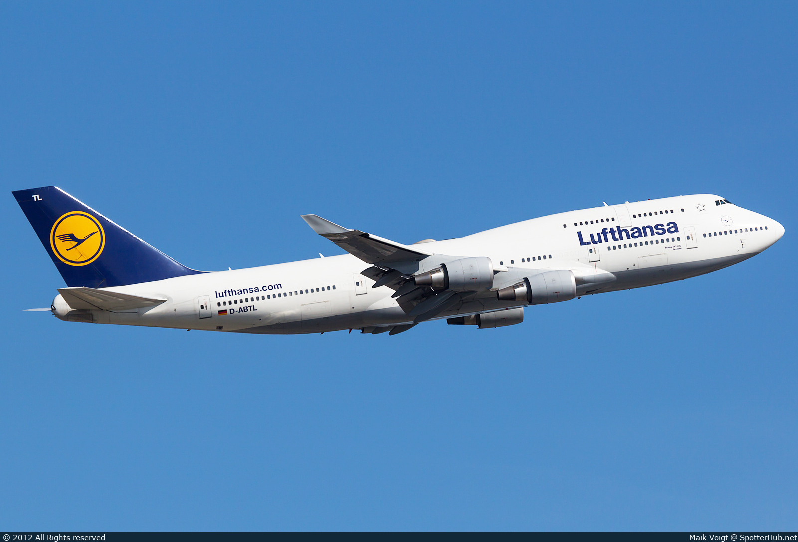 Photo of D-ABTL - Boeing 747-430 operated by Lufthansa