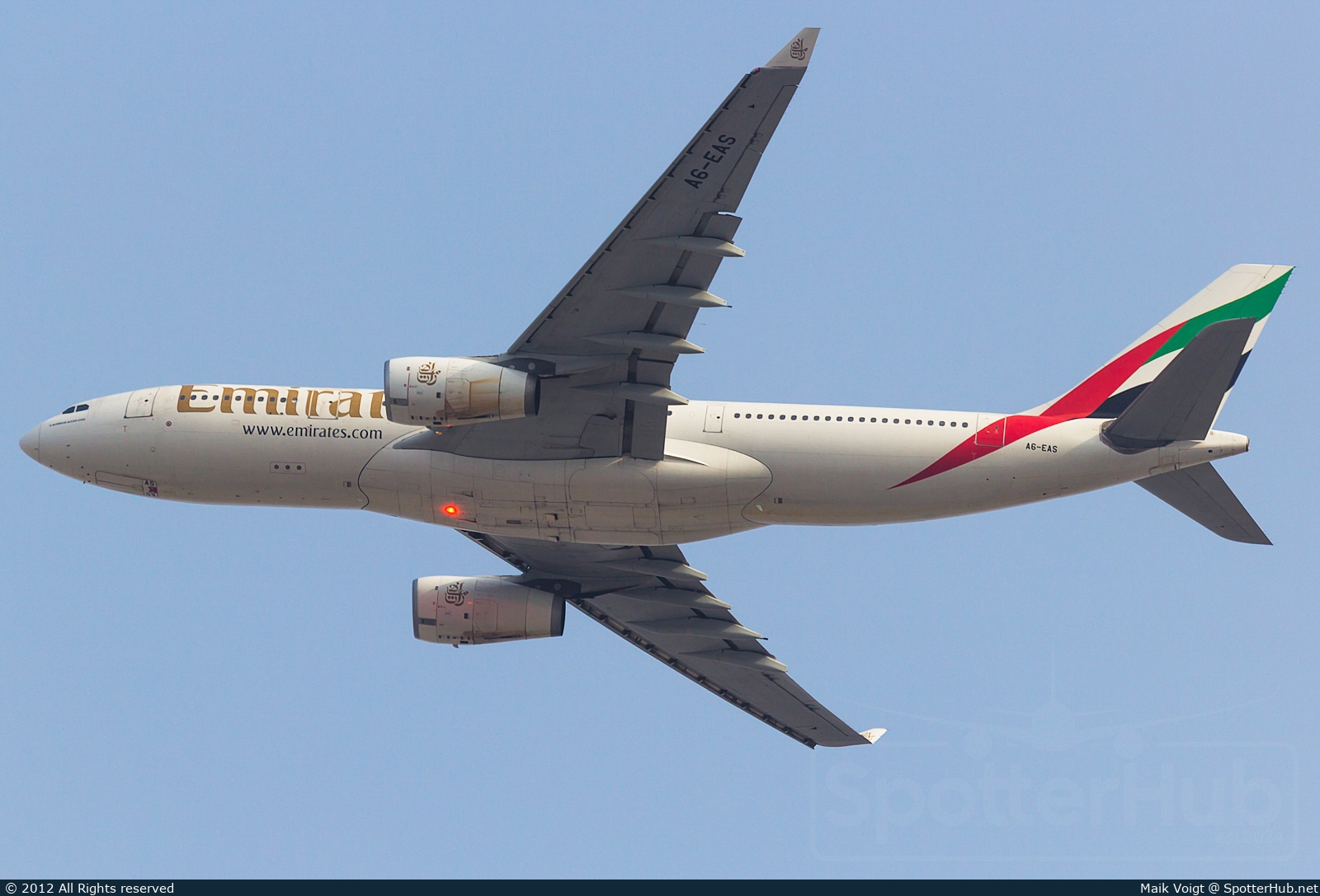 Photo of A6-EAS - Airbus A330-243 operated by Emirates