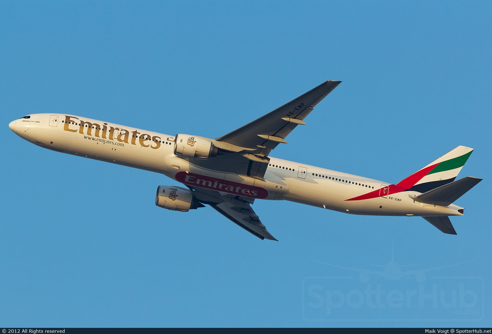 Photo of A6-EMP - Boeing 777-31H operated by Emirates