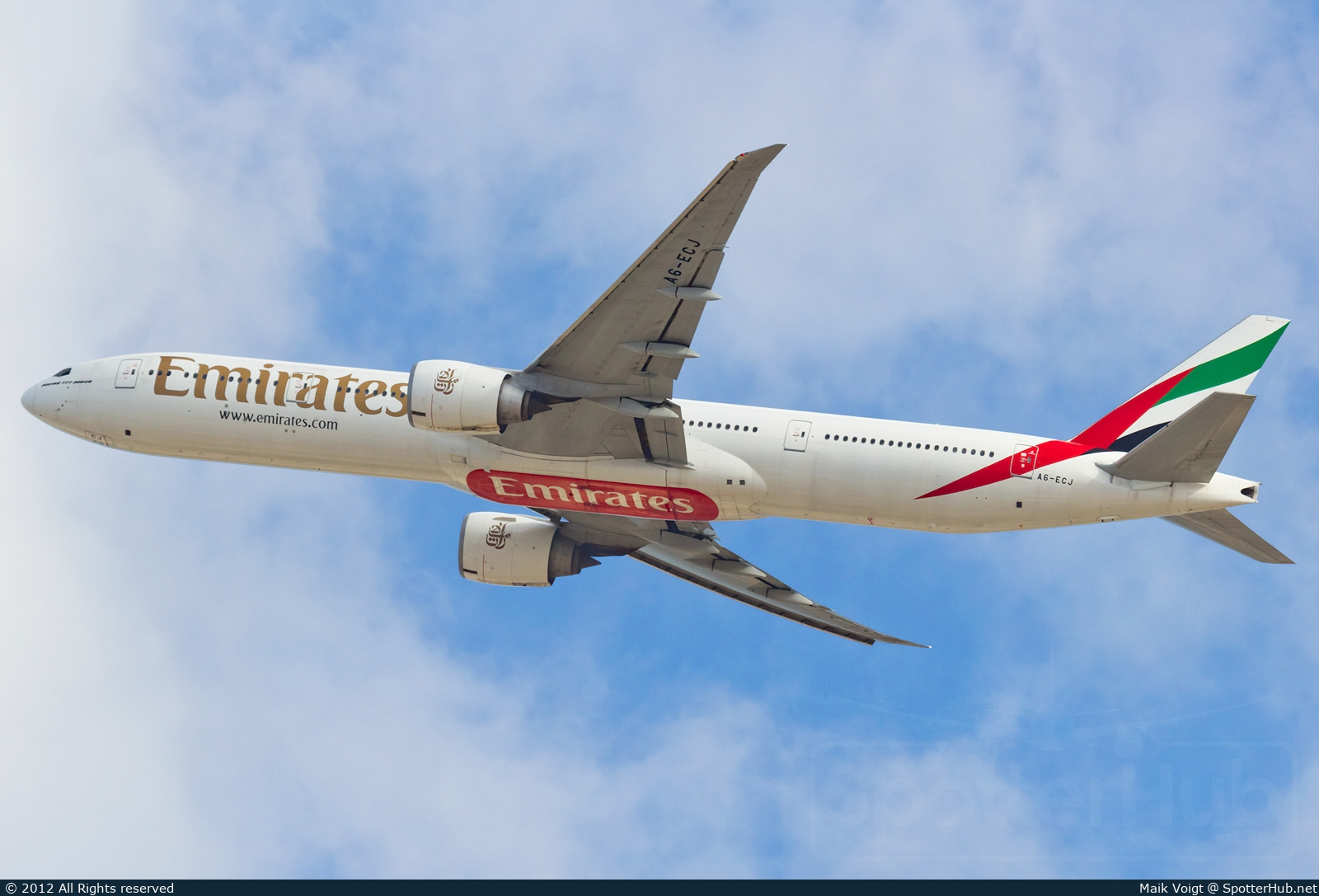 Photo of A6-ECJ - Boeing 777-31H(ER) operated by Emirates