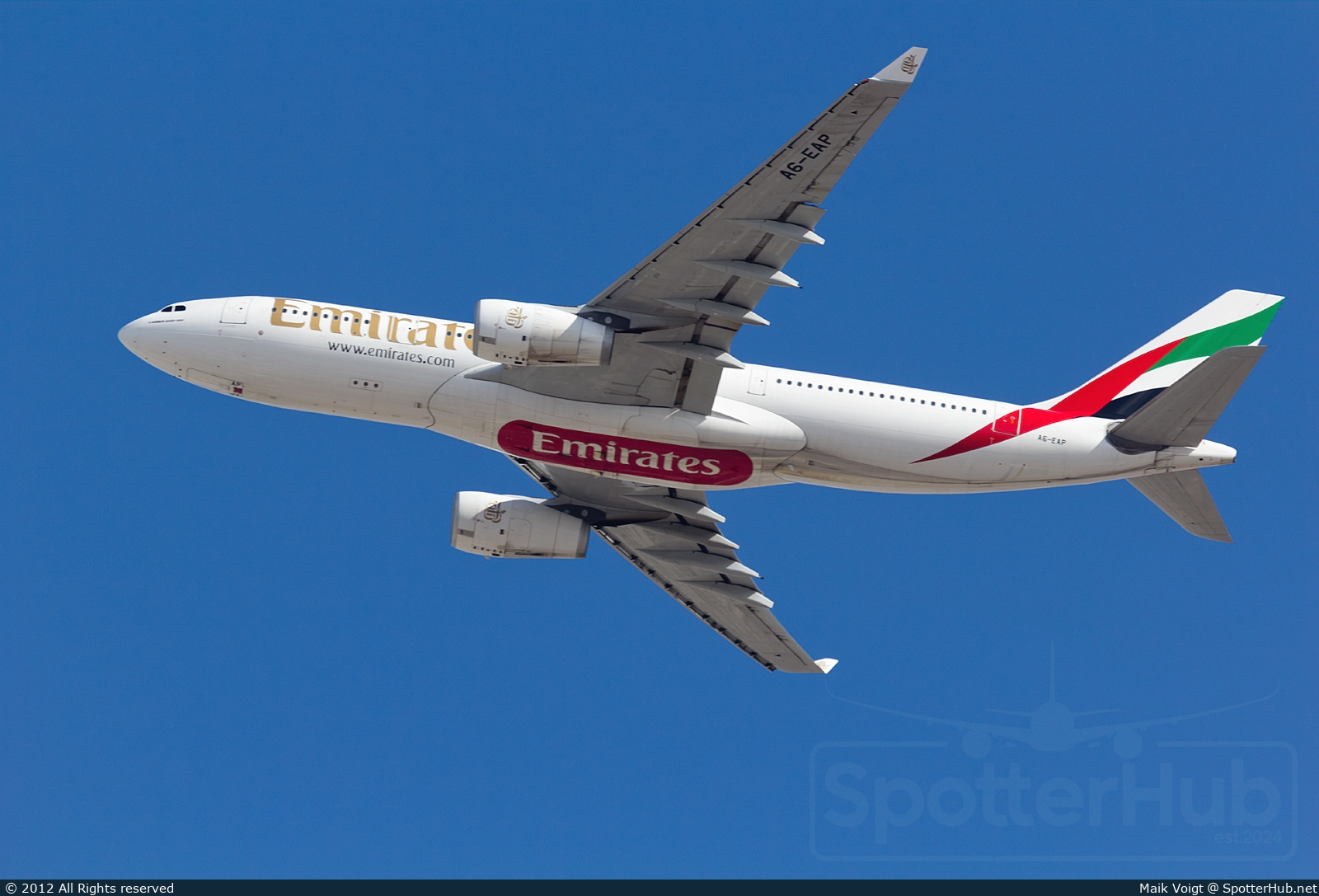 Photo of A6-EAP - Airbus A330-243 operated by Emirates