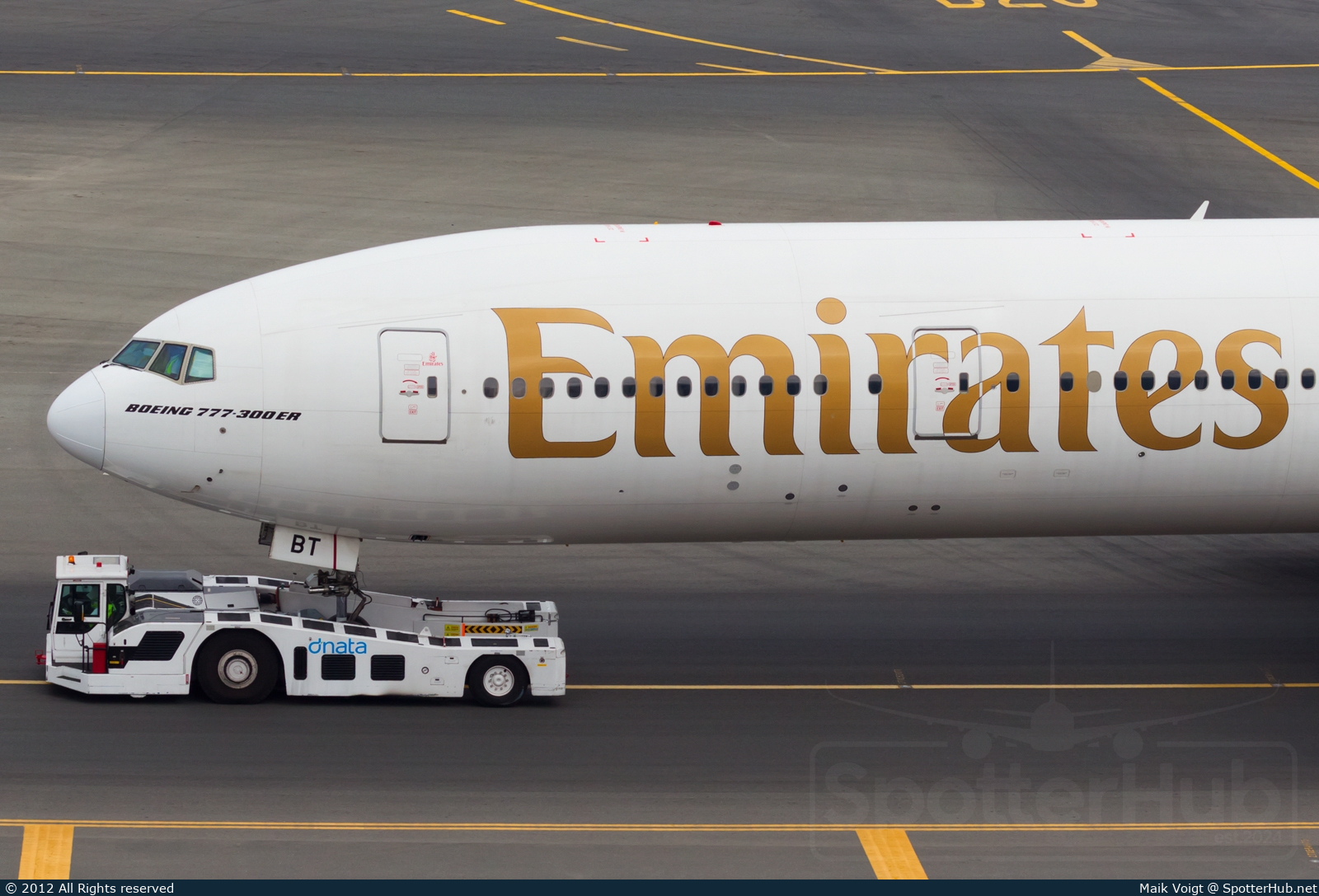 Photo of A6-EBT - Boeing 777-31H(ER) operated by Emirates