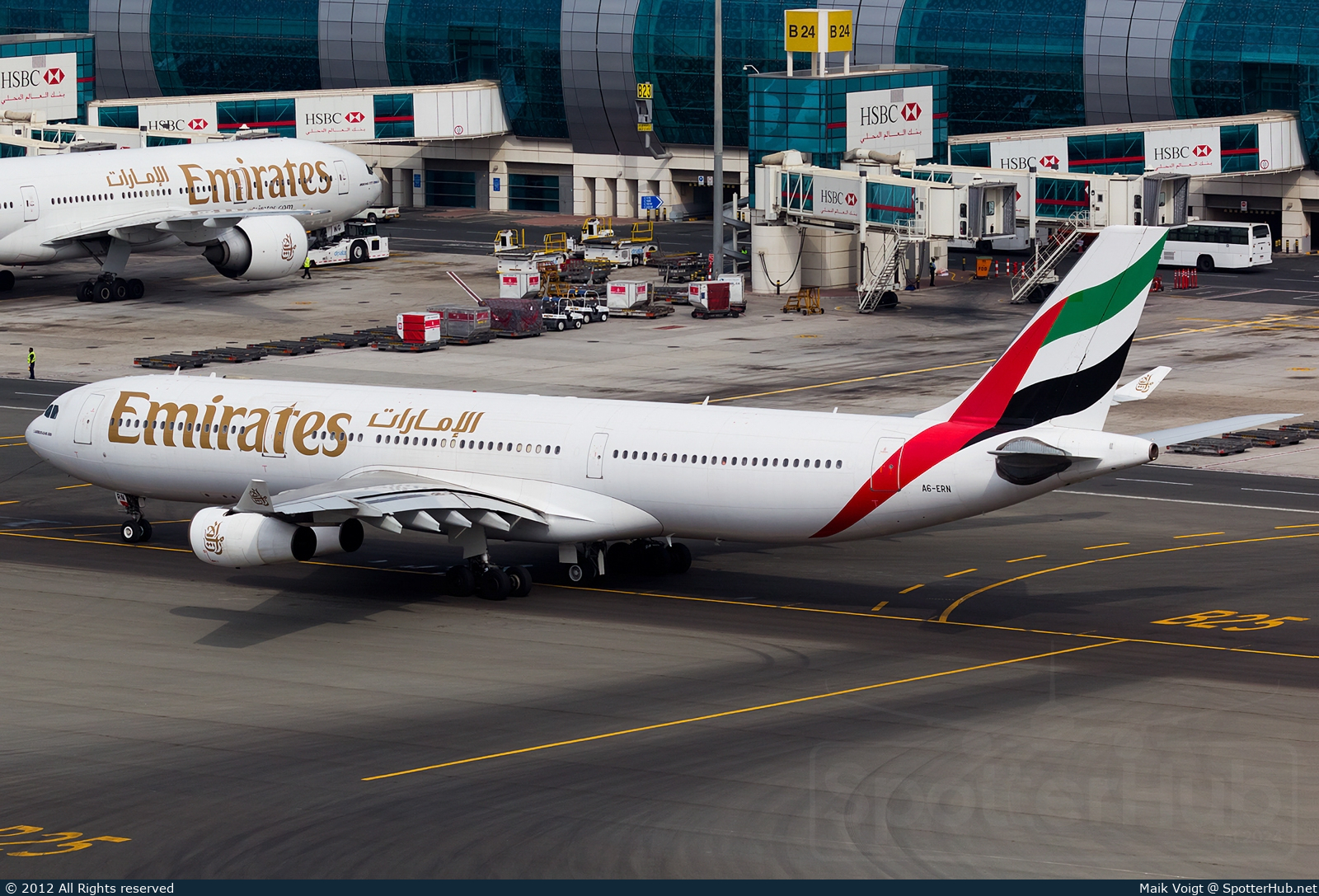 Photo of A6-ERN - Airbus A340-313 operated by Emirates