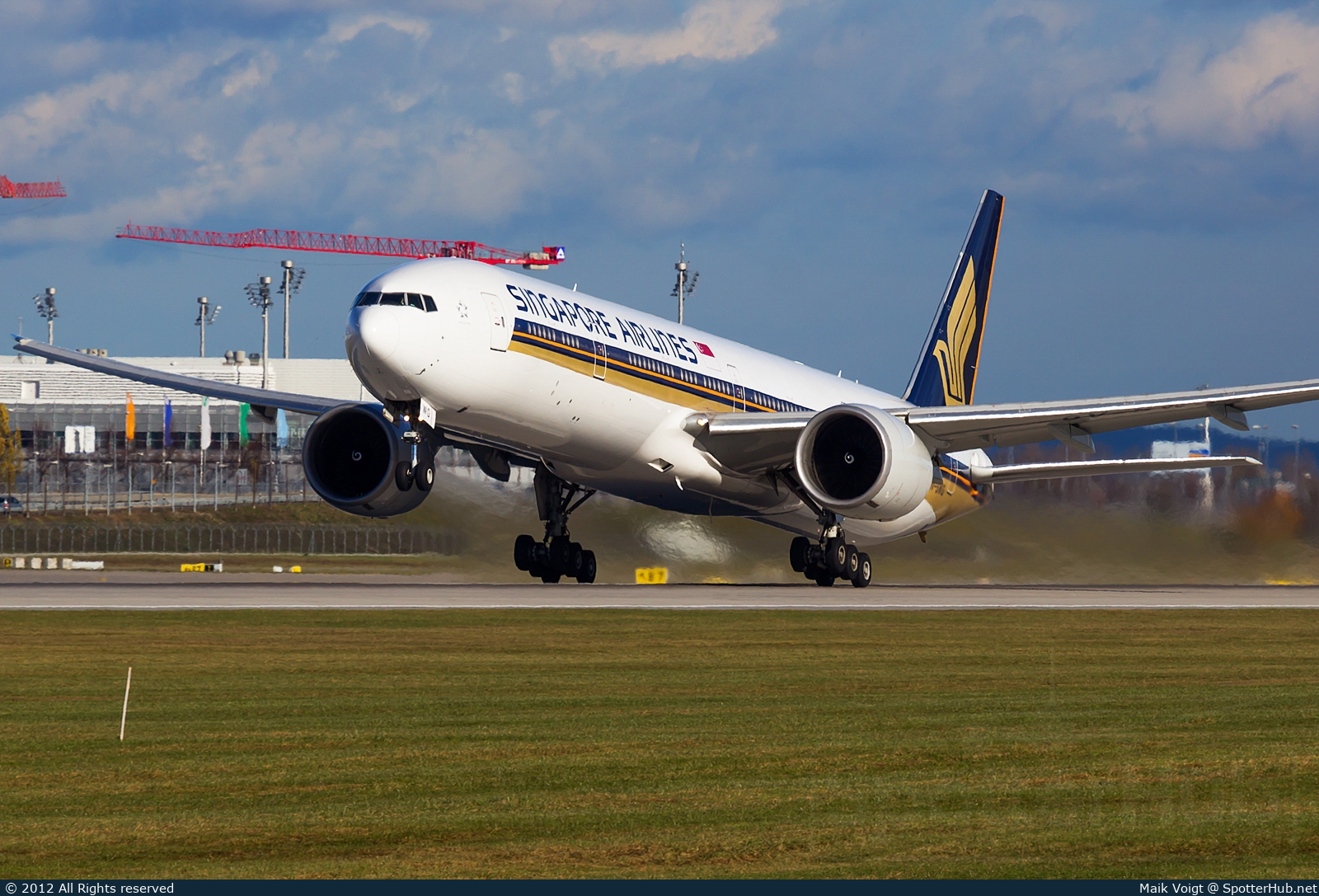 Photo of 9V-SWG - Boeing 777-312(ER) operated by Singapore Airlines