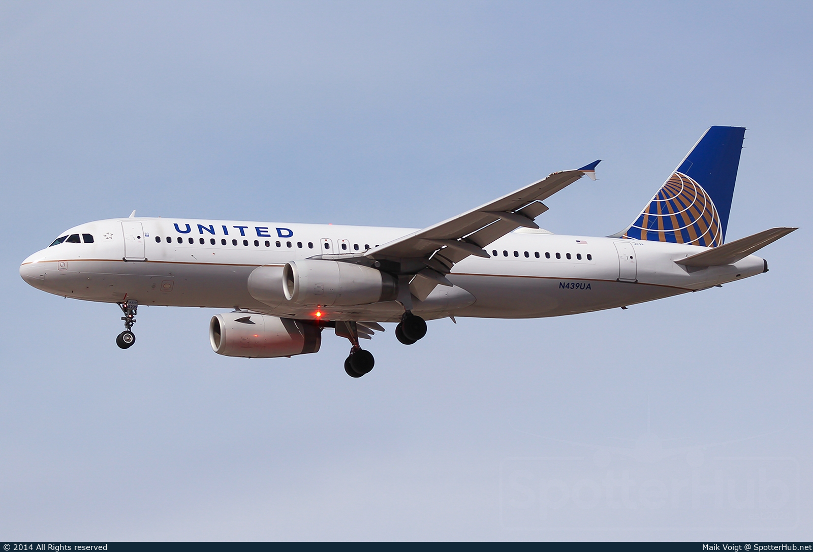 Photo of N439UA - Airbus A320-232 operated by United Airlines