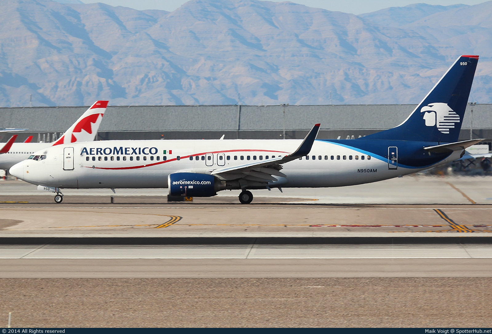 Photo of N950AM - Boeing 737-852 operated by Aeroméxico
