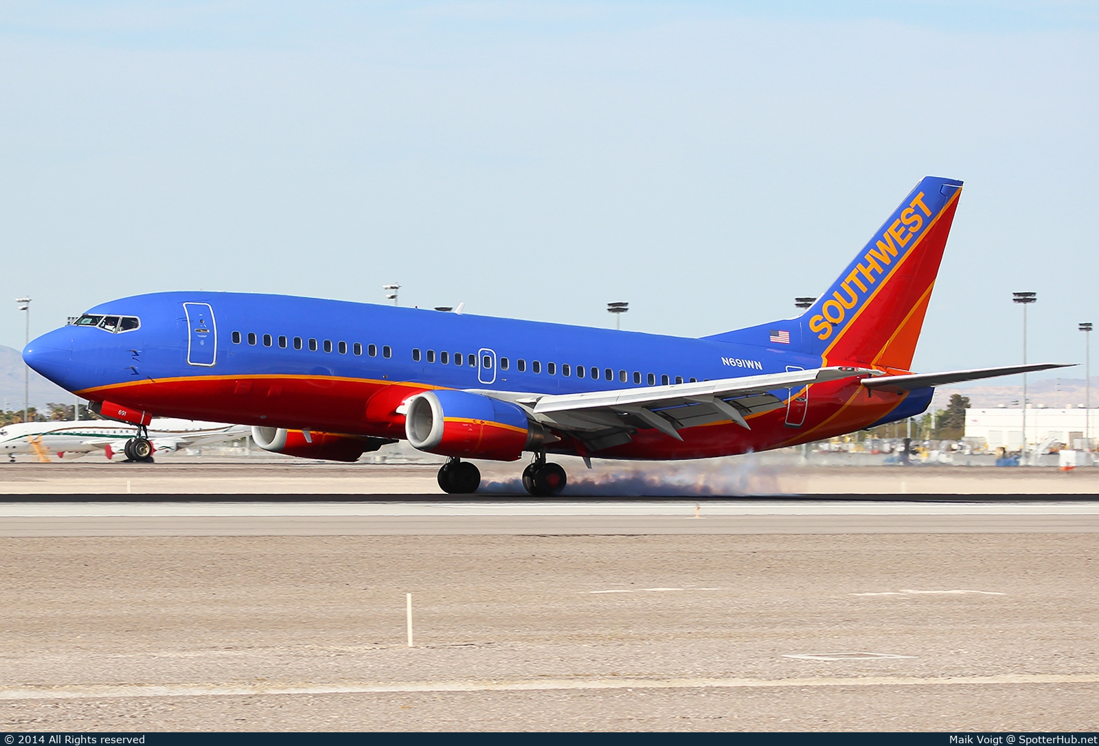 Photo of N691WN - Boeing 737-3G7 operated by Southwest Airlines