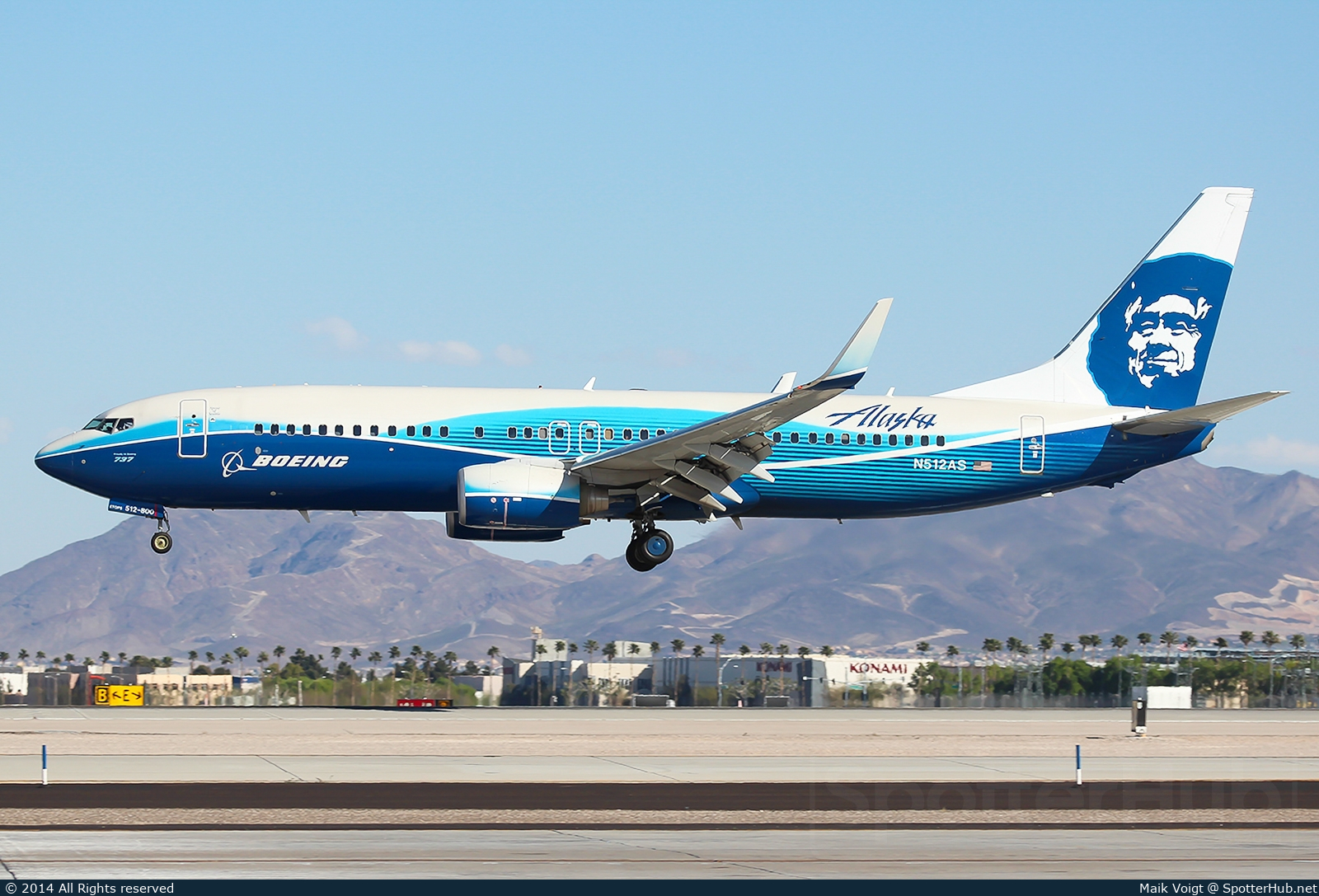Photo of N512AS - Boeing 737-890 operated by Alaska Airlines