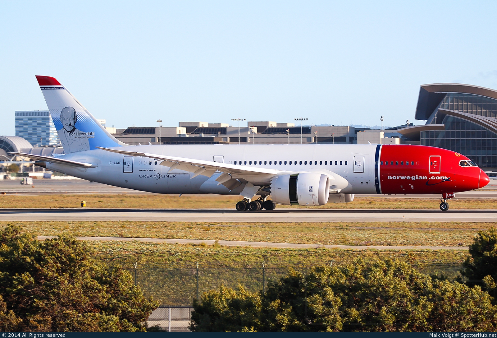 Photo of EI-LNB - Boeing 787-8 Dreamliner operated by Norwegian Long Haul
