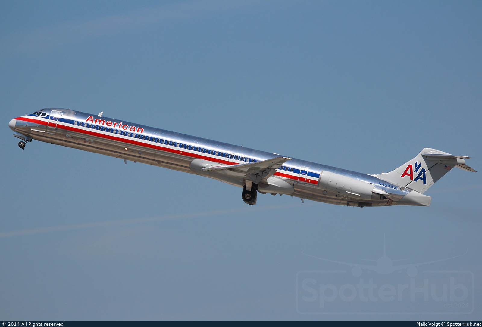 Photo of N434AA - McDonnell Douglas MD-83 operated by American Airlines