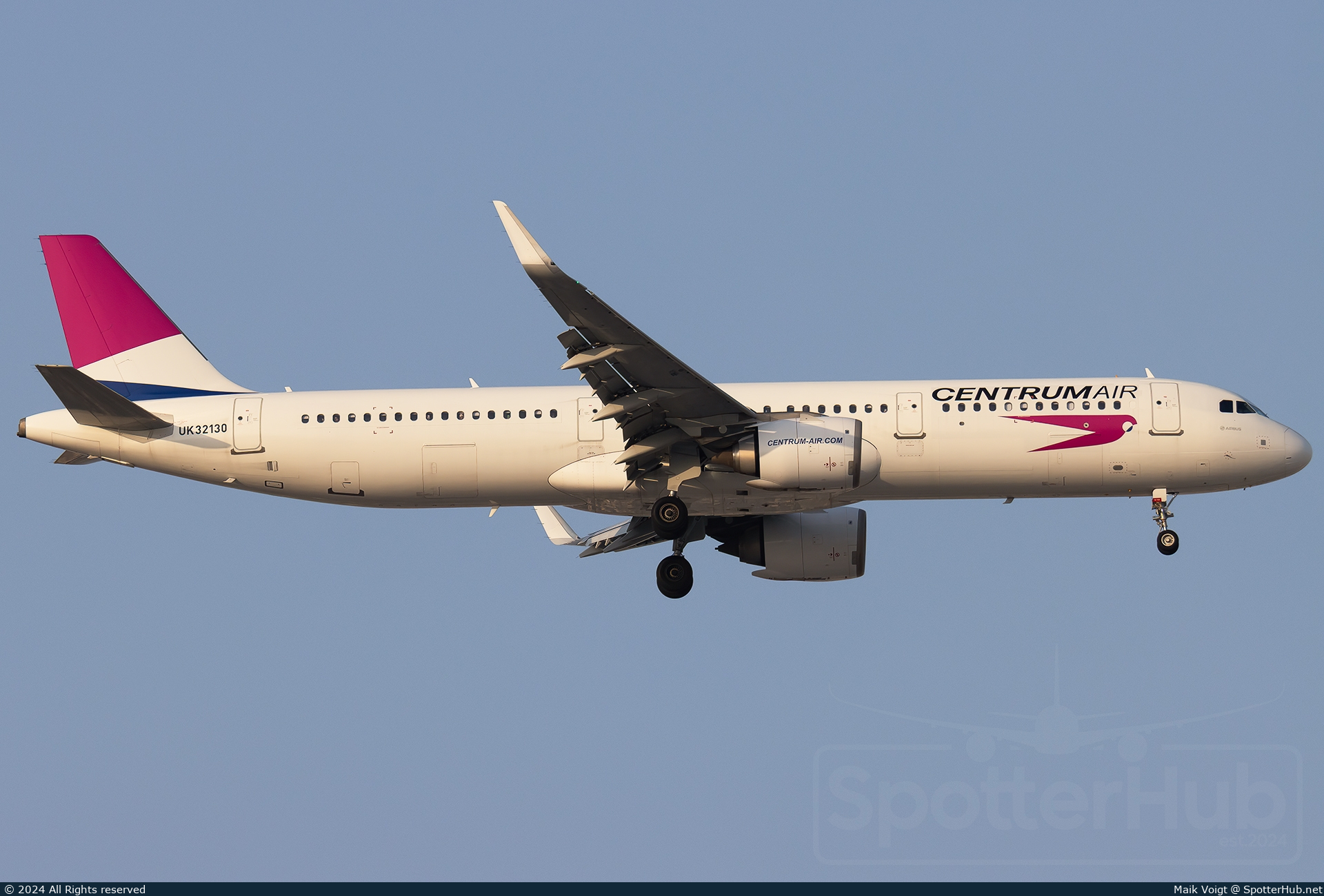 Photo of UK32130 - Airbus A321-251N operated by Centrum Air