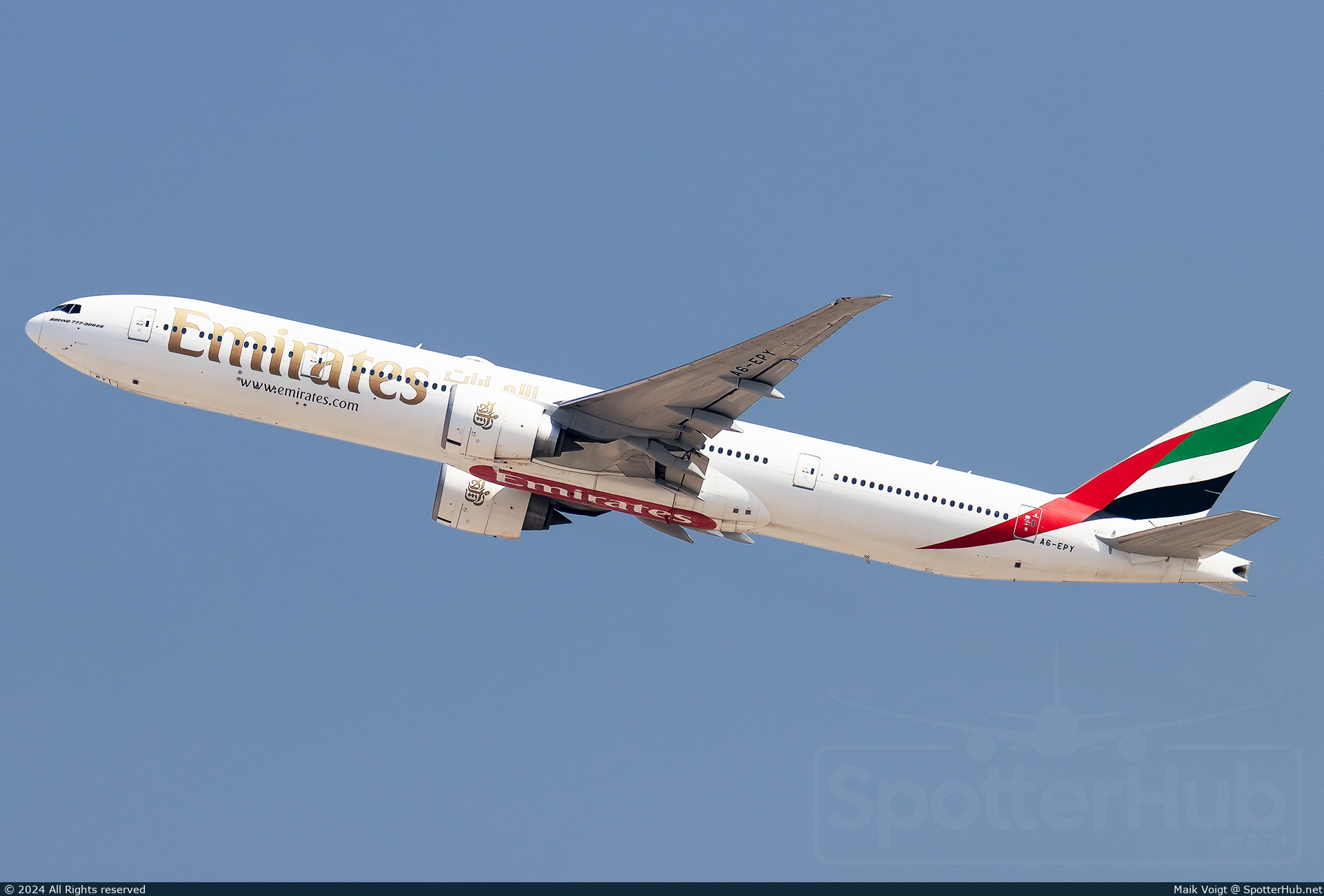 Photo of A6-EPY - Boeing 777-31H(ER) operated by Emirates