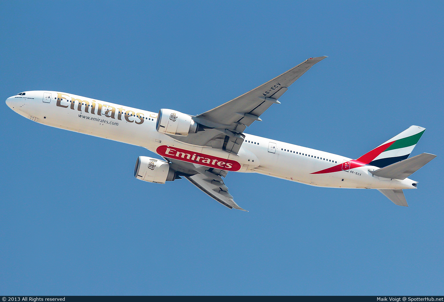 Photo of A6-ECV - Boeing 777-31H(ER) operated by Emirates