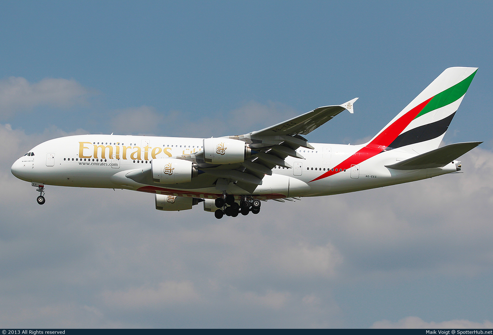Photo of A6-EEG - Airbus A380-861 operated by Emirates