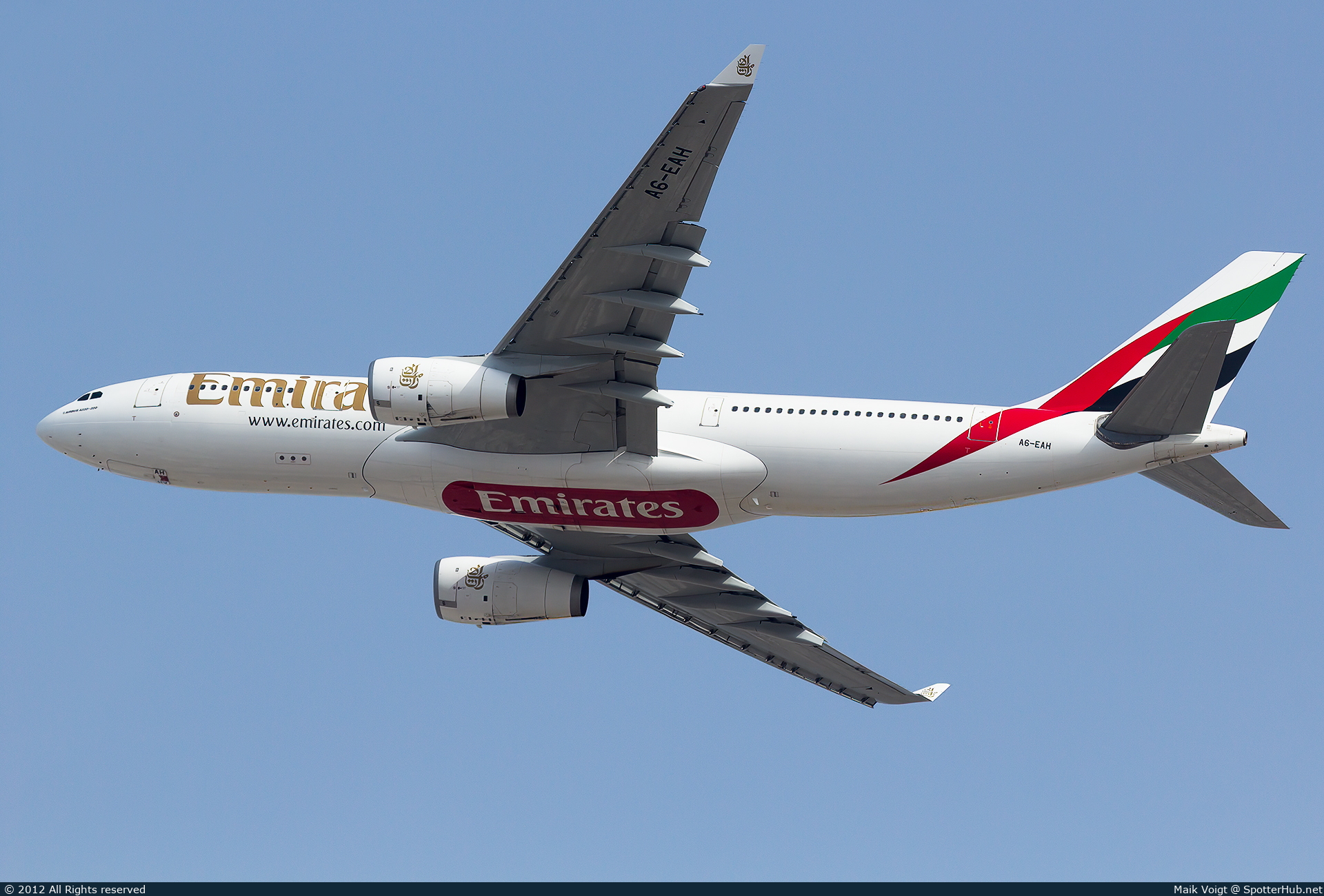 Photo of A6-EAH - Airbus A330-243 operated by Emirates