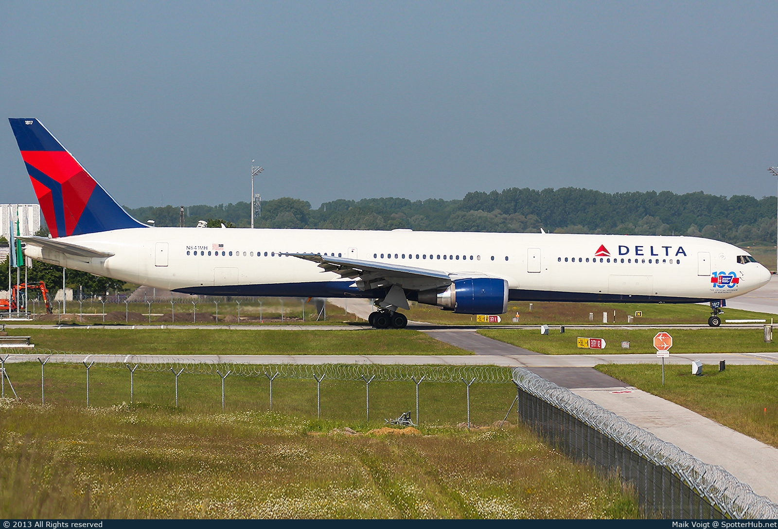 Photo of N841MH - Boeing 767-432(ER) operated by Delta Air Lines