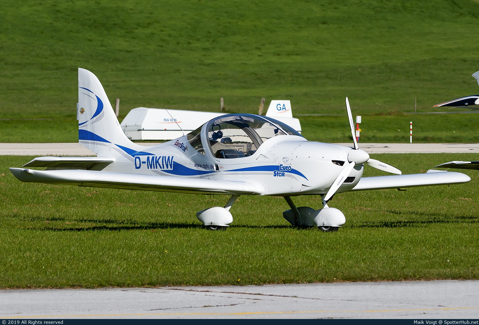 Photo of D-MKIW - Evektor EuroStar SL operated by DGFC Rottal-Inn