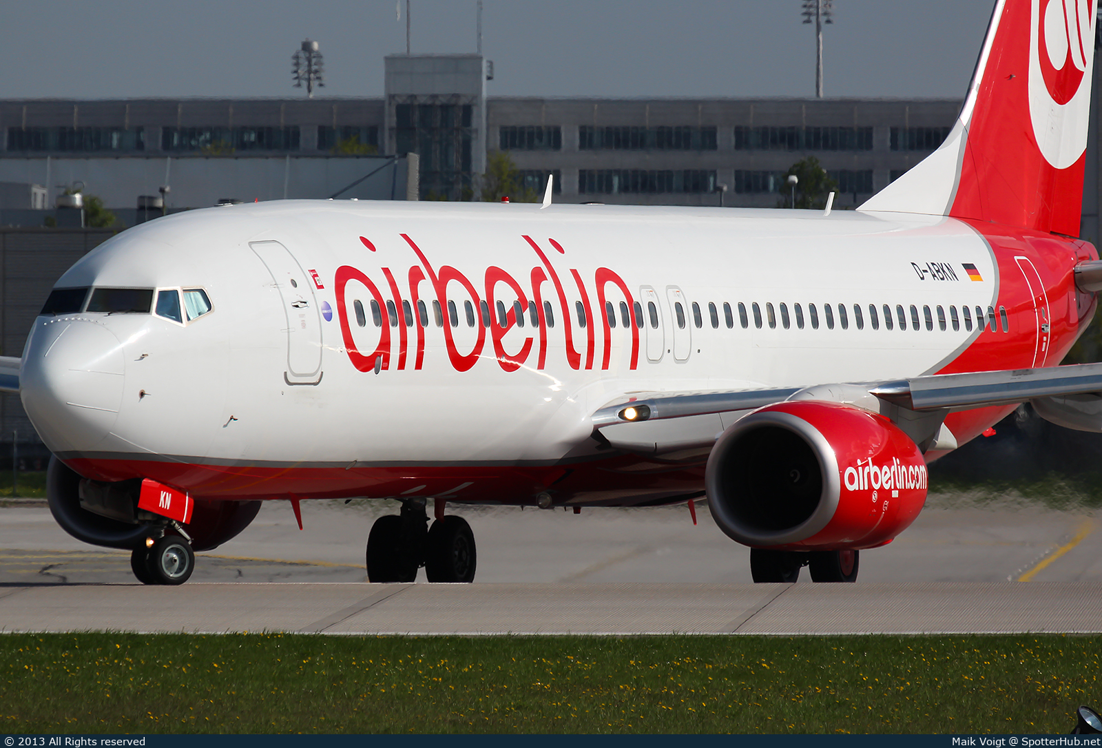 Photo of D-ABKN - Boeing 737-86J operated by Air Berlin