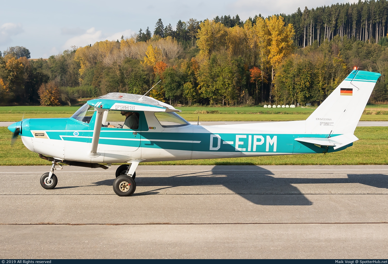 Photo of D-EIPM - Reims-Cessna F152 II operated by Fliegerverein München