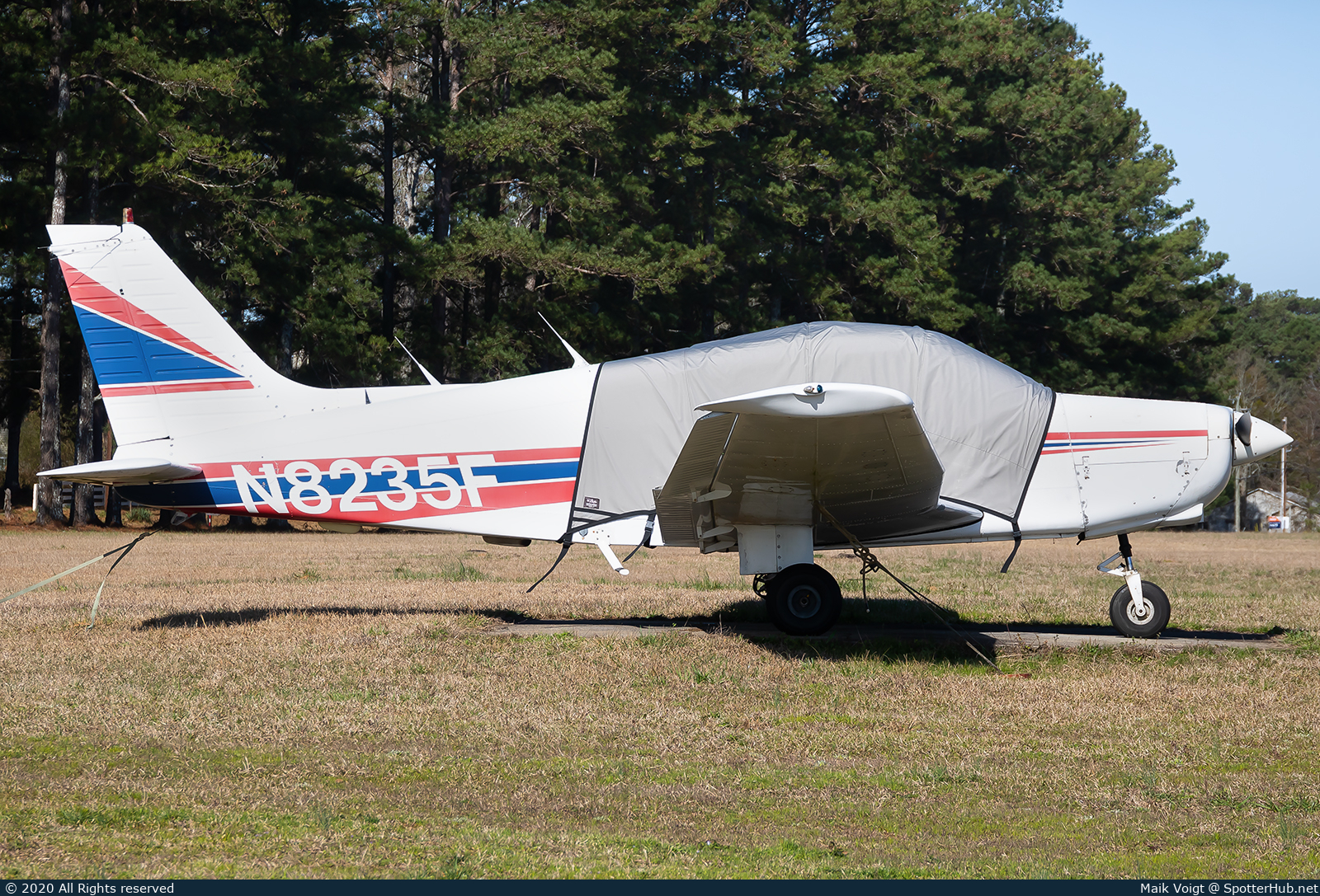 Photo of N8235F - Piper PA-28-160 Cherokee operated by Private