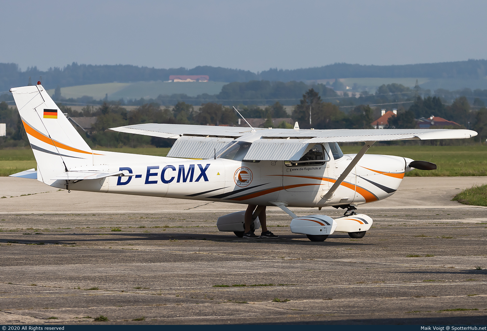 Photo of D-ECMX - Reims-Cessna F150M operated by flylinz