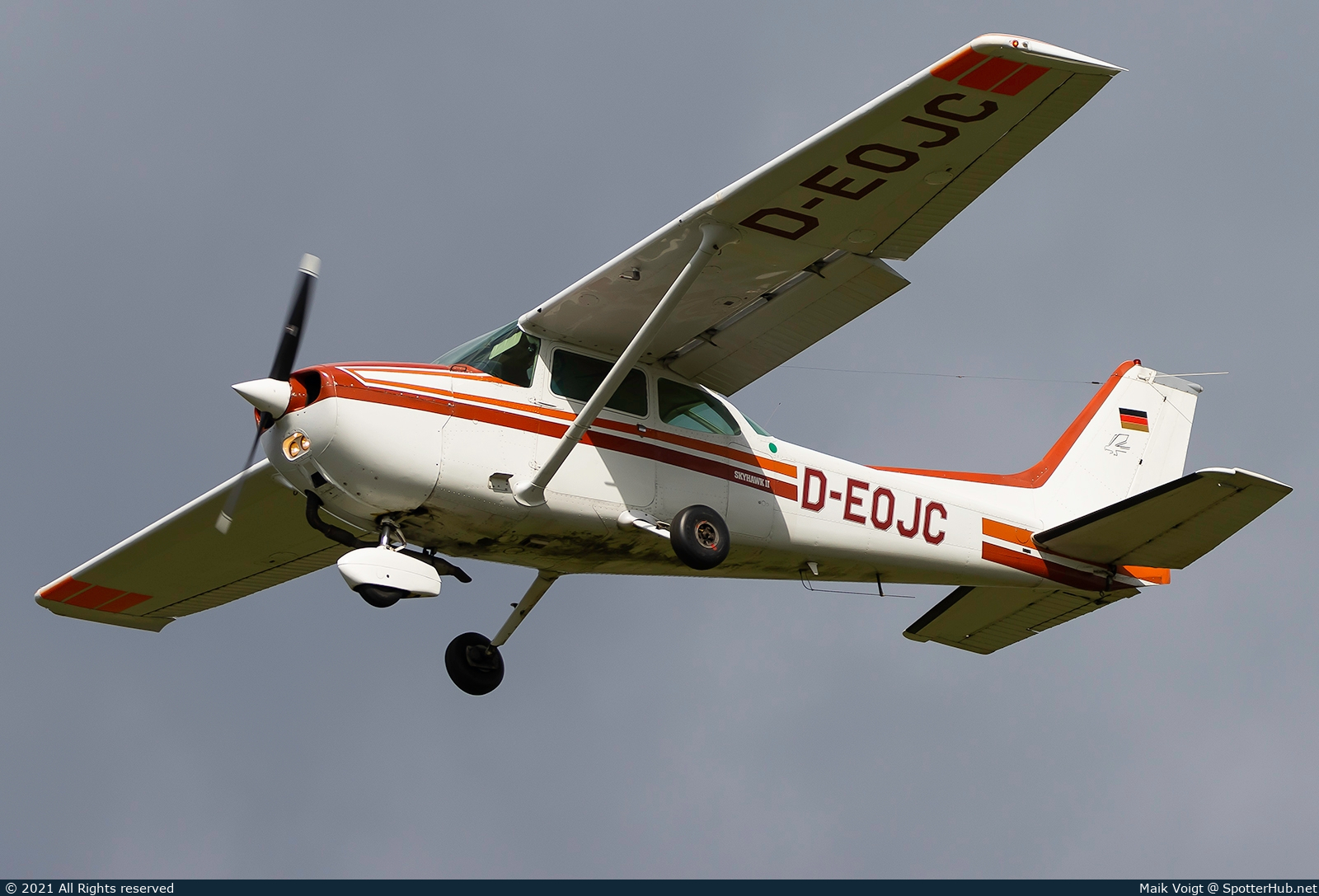 Photo of D-EOJC - Cessna 172P Skyhawk II operated by Luftsportverein Eschendorf