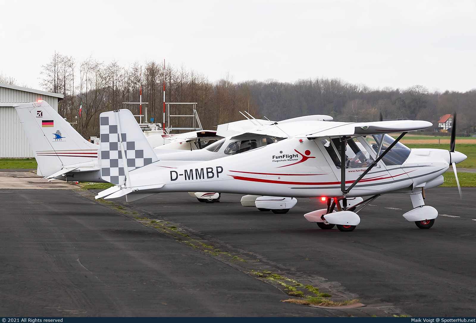 Photo of D-MMBP - Comco Ikarus C42 B operated by FunFlight Flugschule Münster