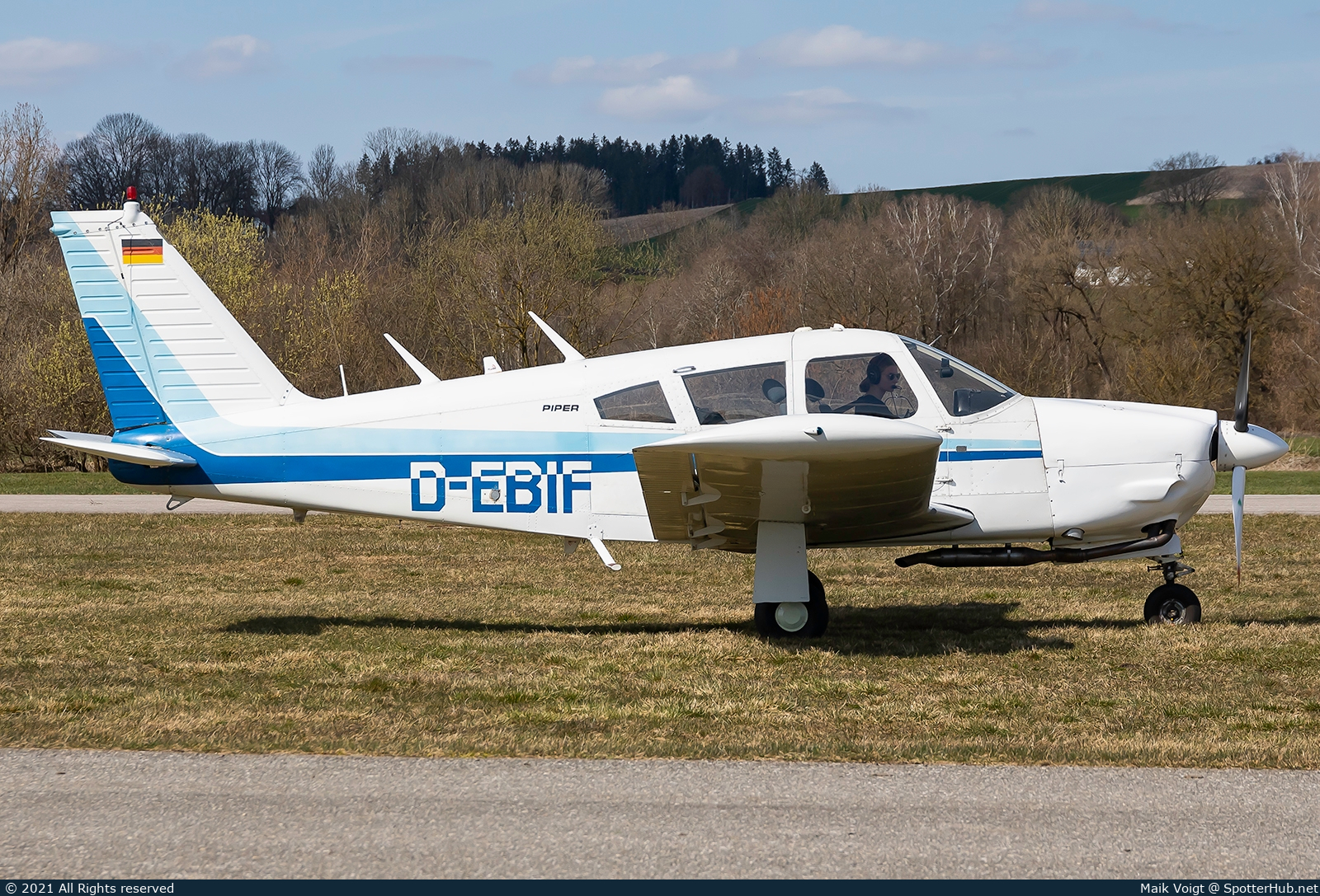 Photo of D-EBIF - Piper PA-28R-200 Cherokee Arrow B operated by Aero Club München