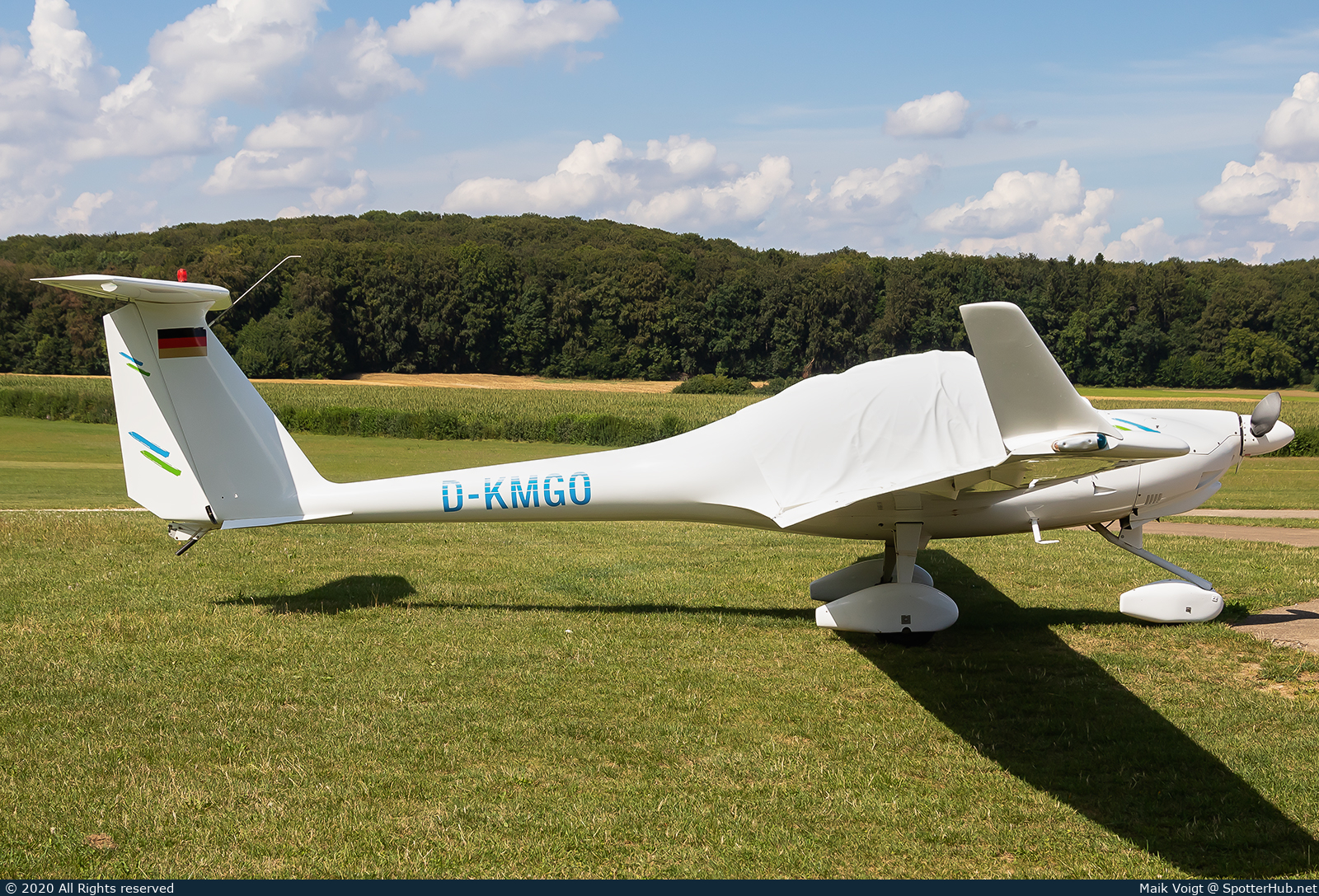 Photo of D-KMGO - Diamond HK36TTC Super Dimona operated by Fliegergruppe Grabenstetten-Teck-Lenninger Tal