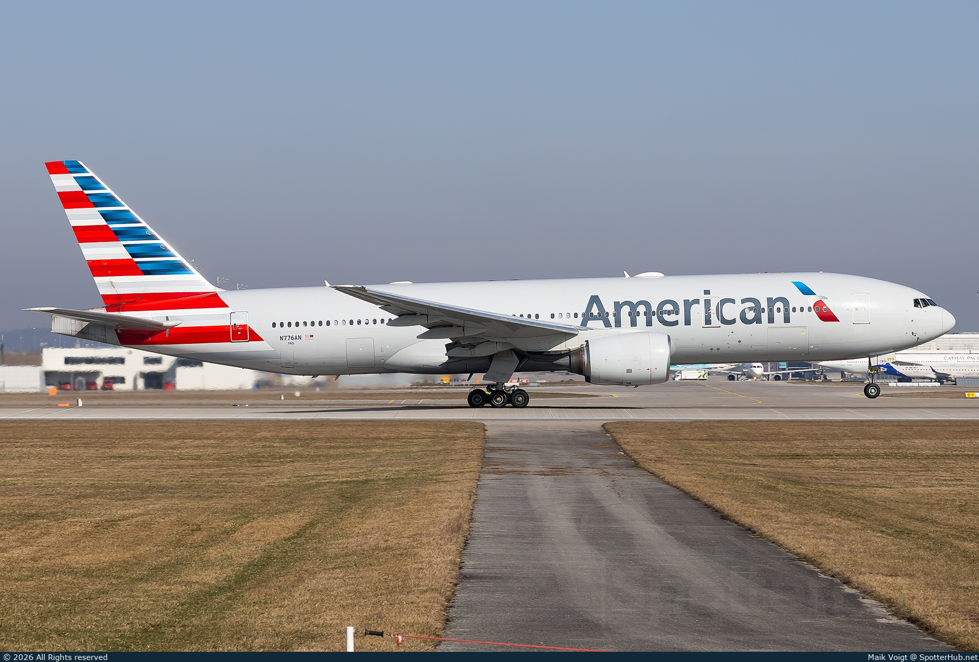 Photo of N776AN - Boeing 777-223(ER) operated by American Airlines
