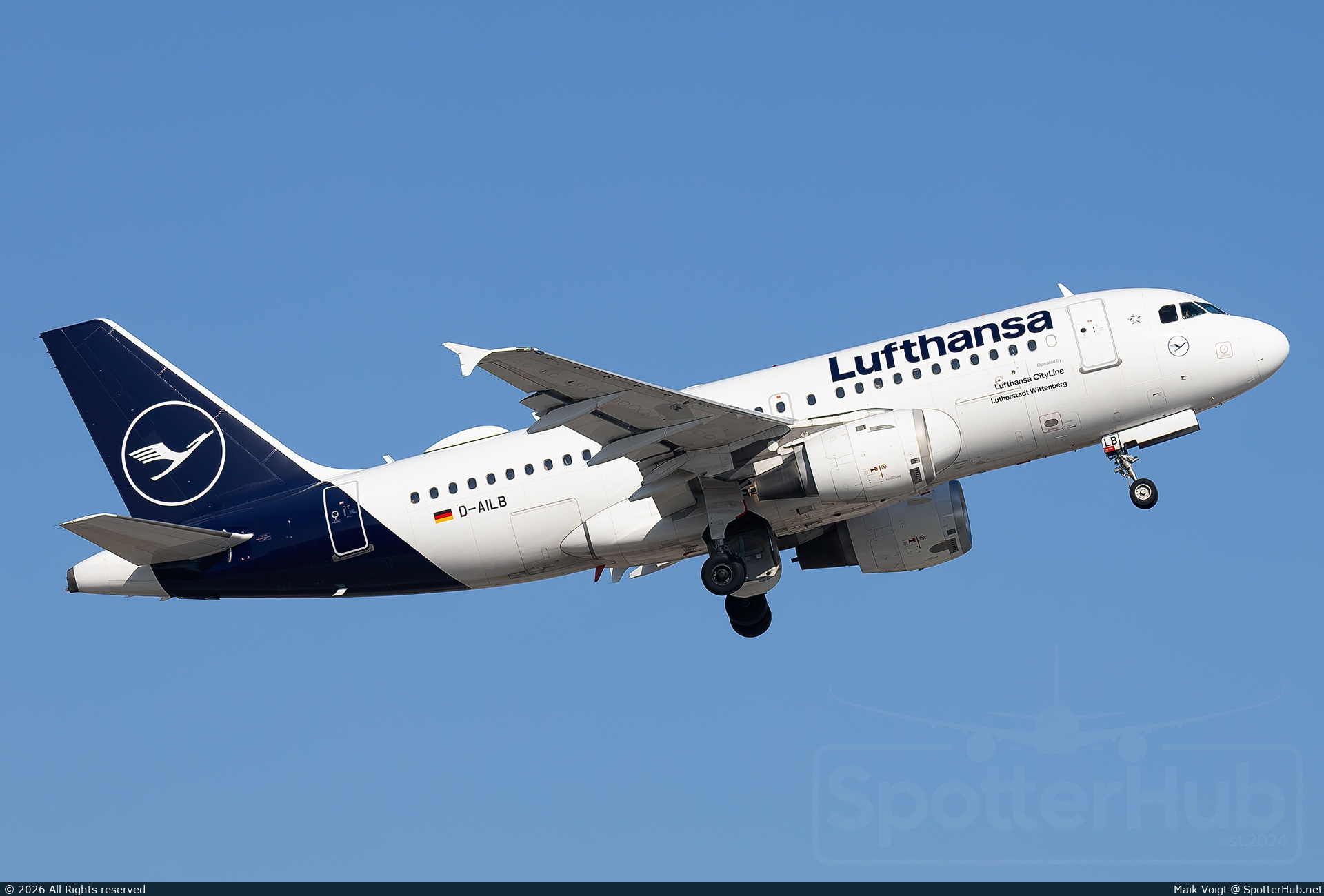 Photo of D-AILB - Airbus A319-114 operated by Lufthansa CityLine