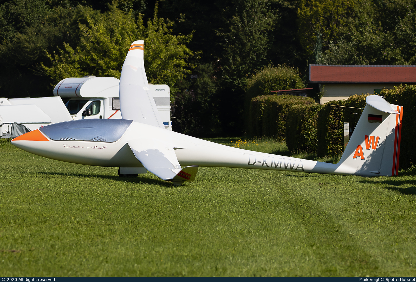 Photo of D-KMWA - Schempp-Hirth Ventus 2cM operated by Private