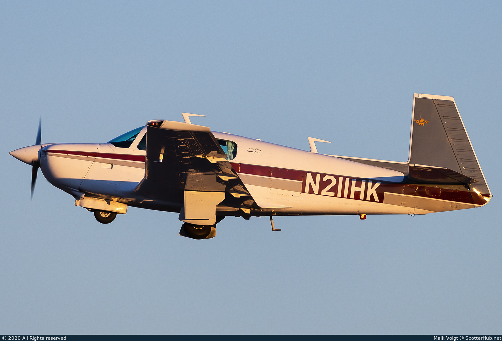 Photo of N211HK - Mooney M20F Executive 21 operated by Private