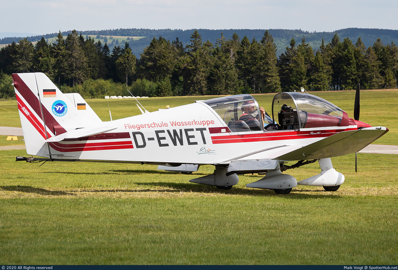 Photo of D-EWET - Robin DR400/180R Remorqueur operated by Fliegerschule Wasserkuppe