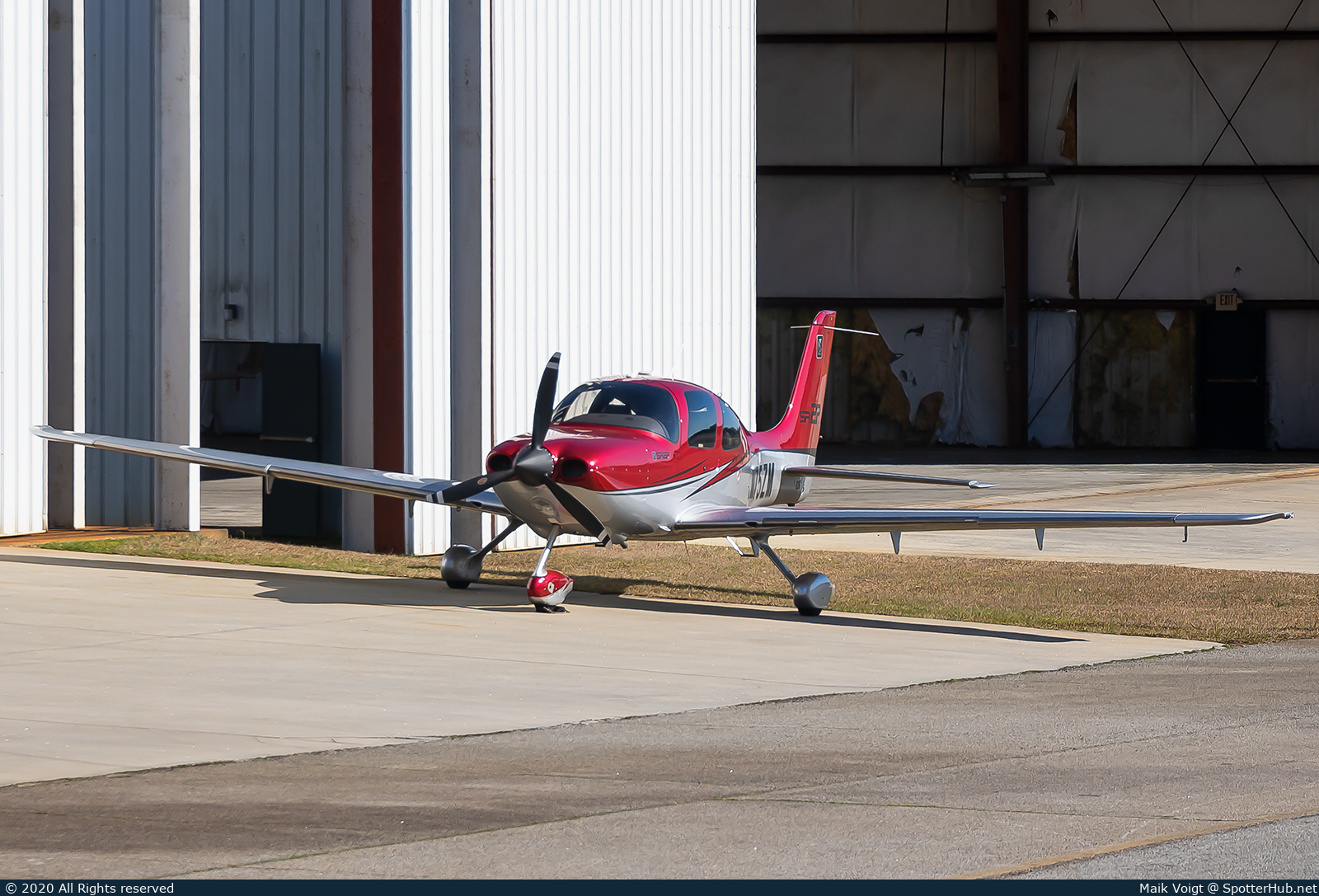 Photo of N75ZM - Cirrus SR22 G2 operated by Private